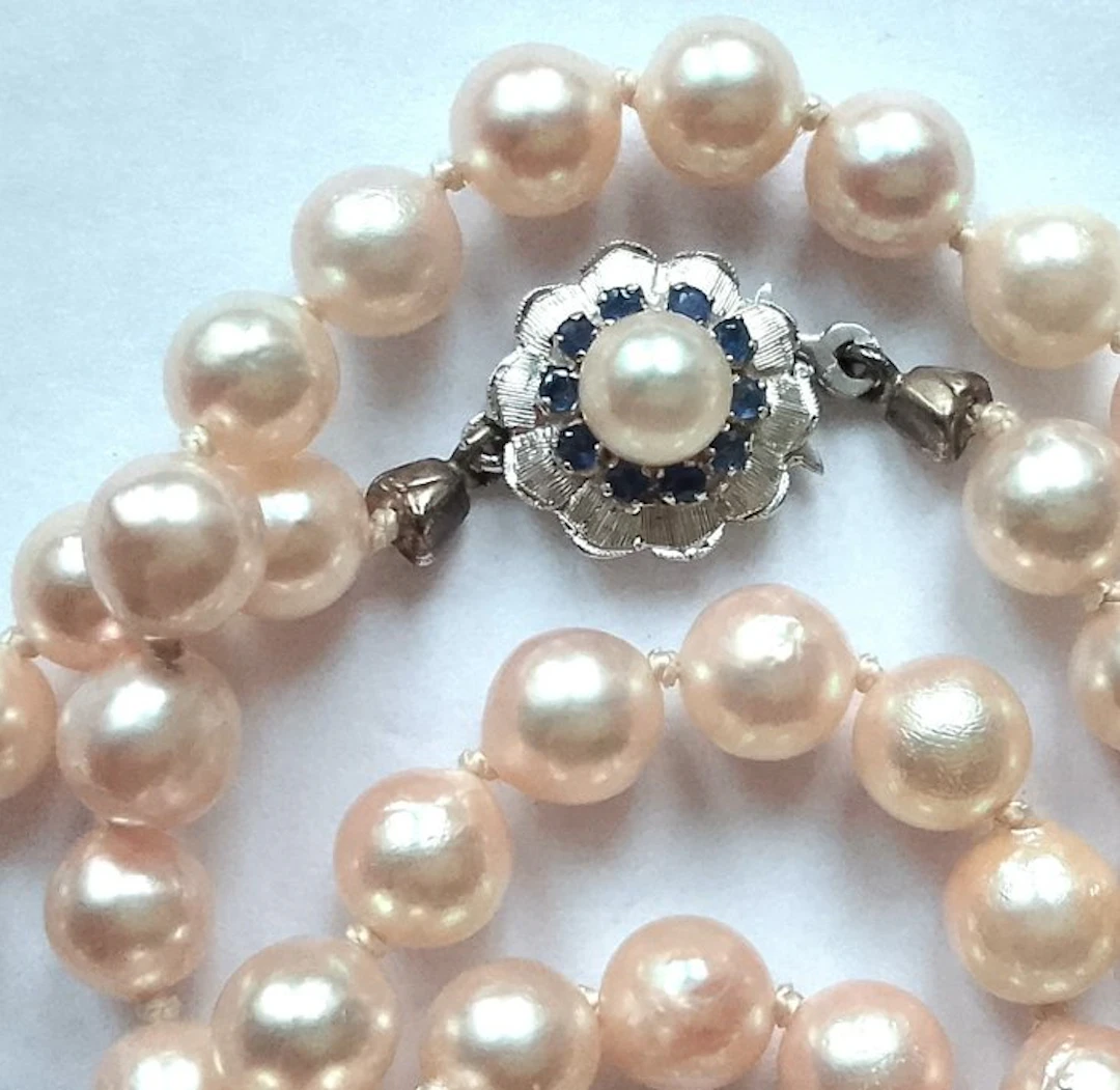 String of beads 18k white gold - Akoya pearls - sapphires - 61 cm long