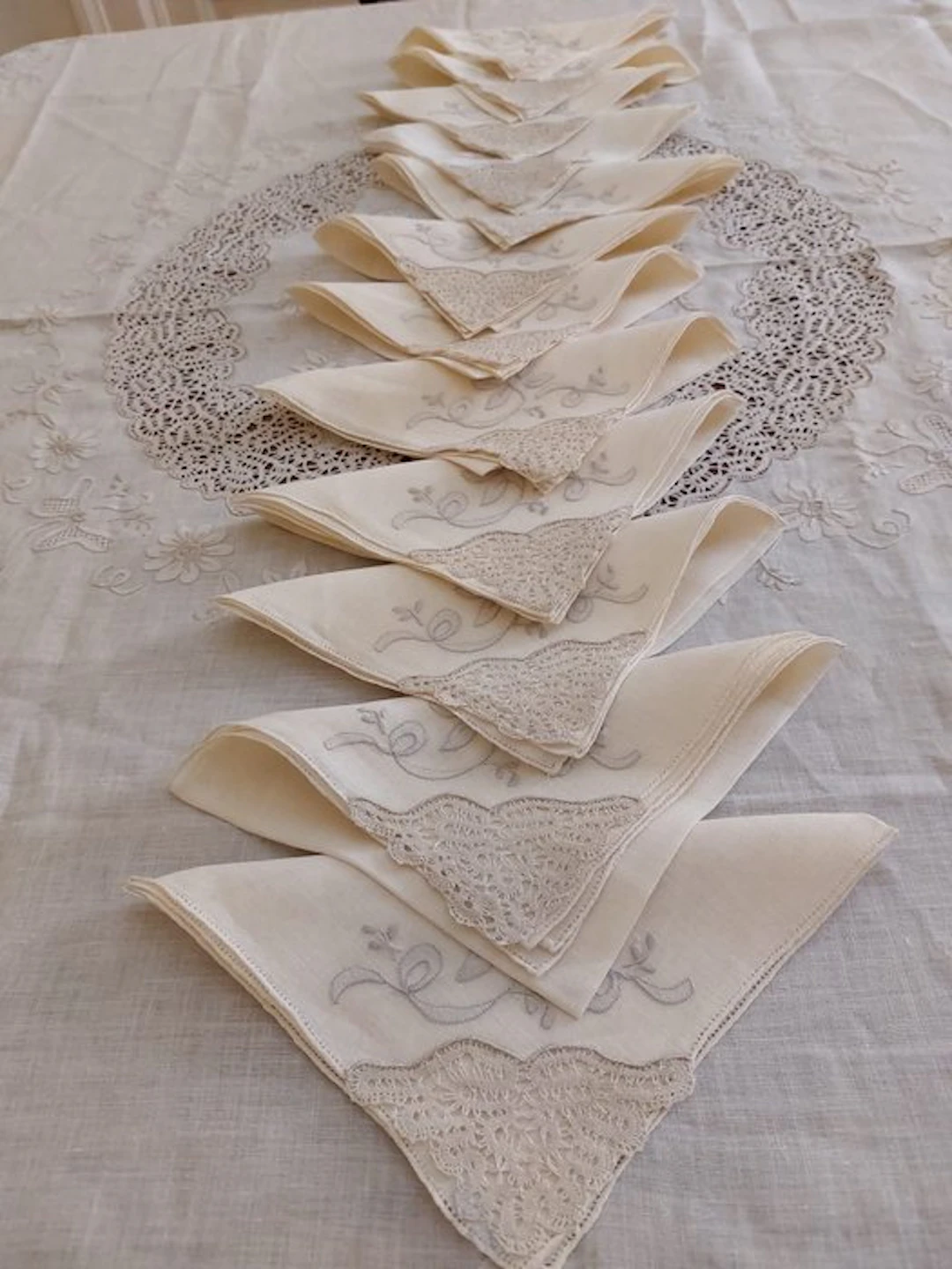 Tablecloth - 180 cm - 180 cm