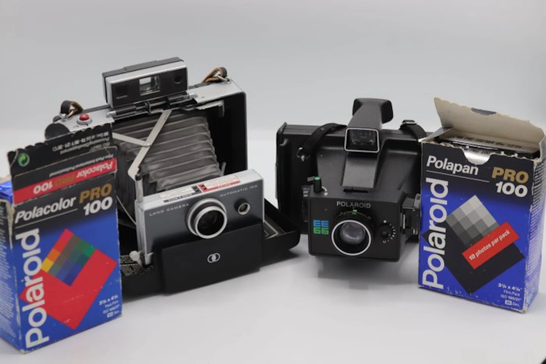 Polaroid Land Camera Automatic 100; EE66 Analogue camera