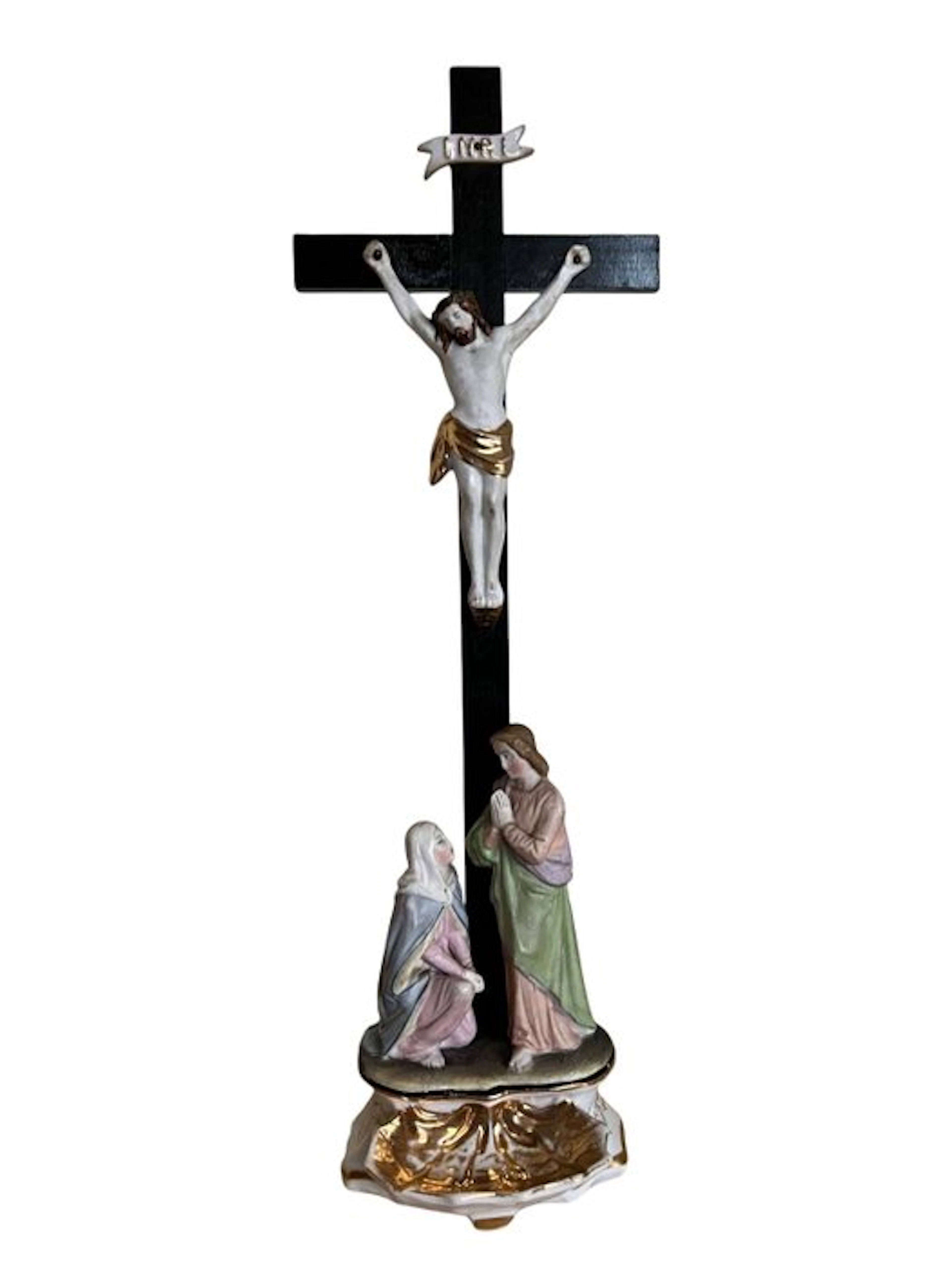 Crucifix - Porcelain - 1910-1920 - Shell-shaped holy water font - 35 cm