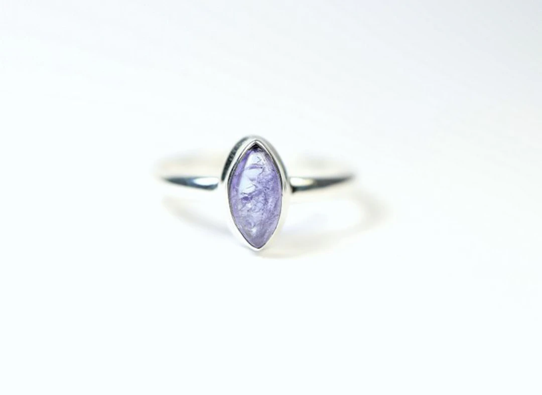 Tanzanite Ring / Cabochon / new- 2.26 g - (1)