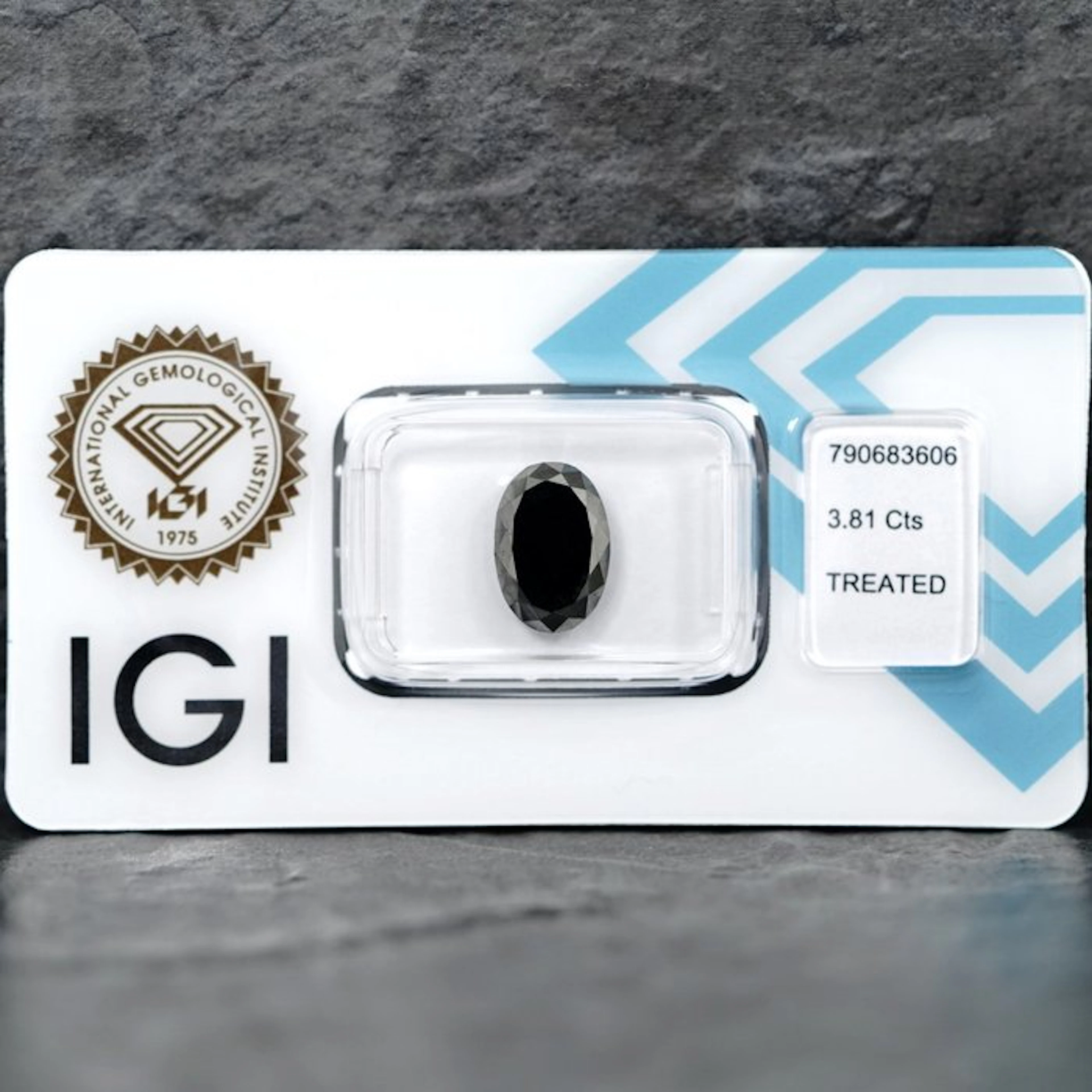 1 pcs Diamond (Colour-treated) - 3.81 ct - Oval Black...