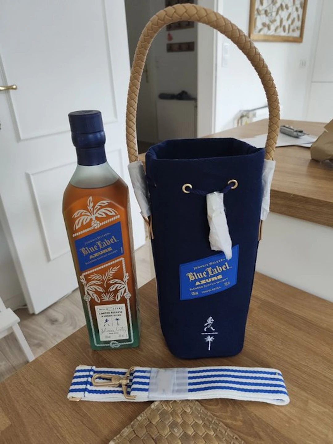 Johnnie Walker Blue Label - Azure - Johanna Ortiz - b. 2026 - 700ml