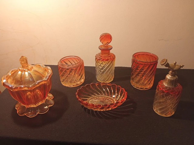 Toilet set (6) - Glass
