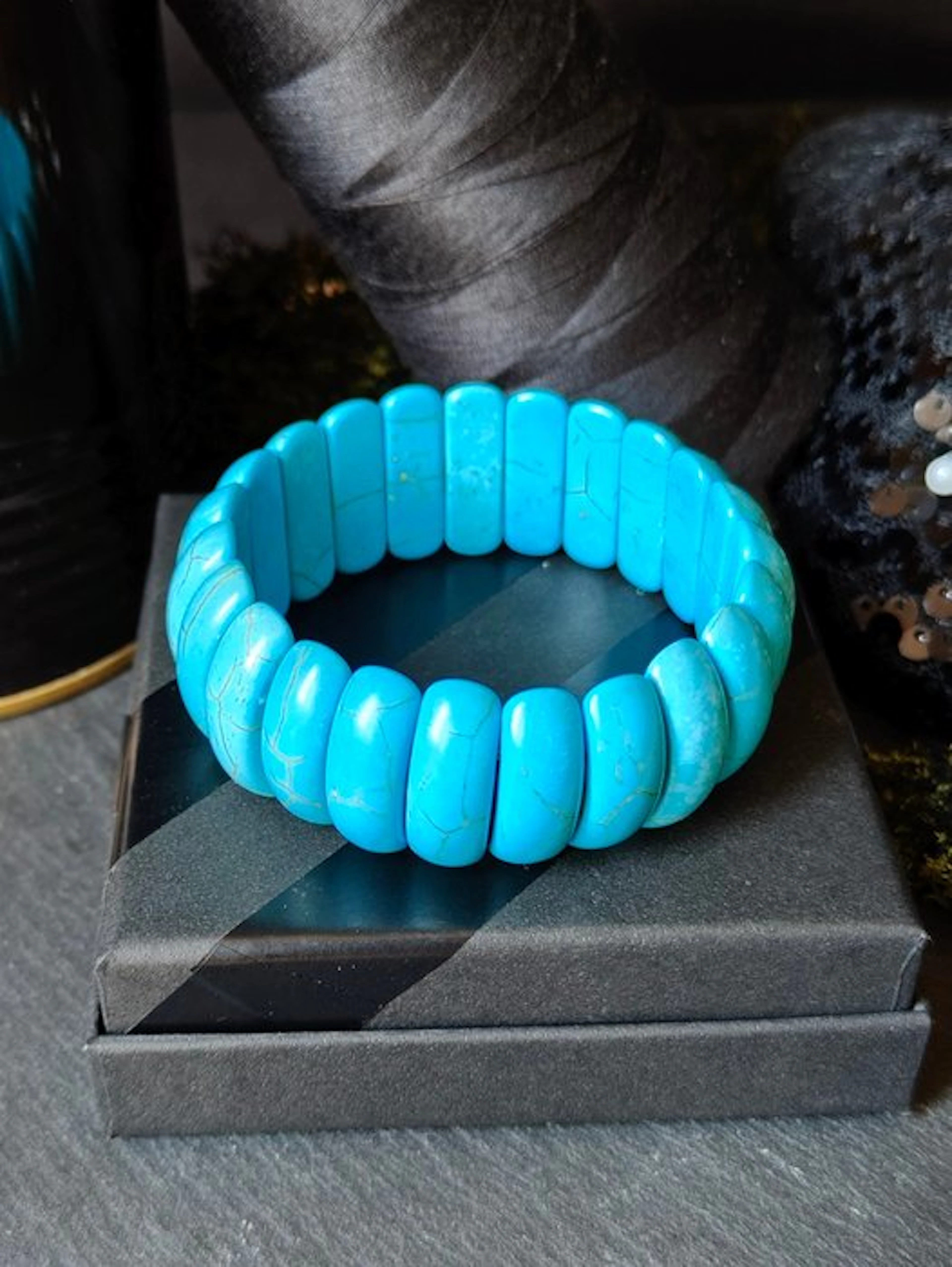 Precious Turquoise Bracelet - Intense Blue Tone- 55 g - (1)