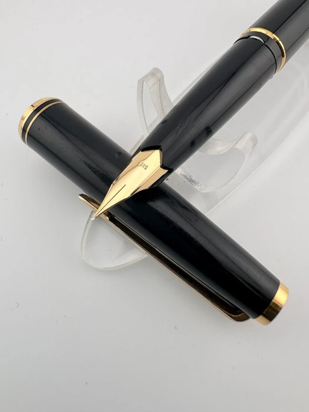 Montblanc - Germany Black - 585 14K Gold Nib - Fountain pen