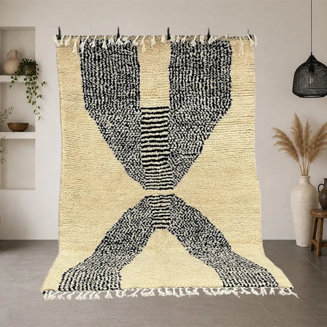 Berber, White and black Moroccan rug – Berber minimalist...