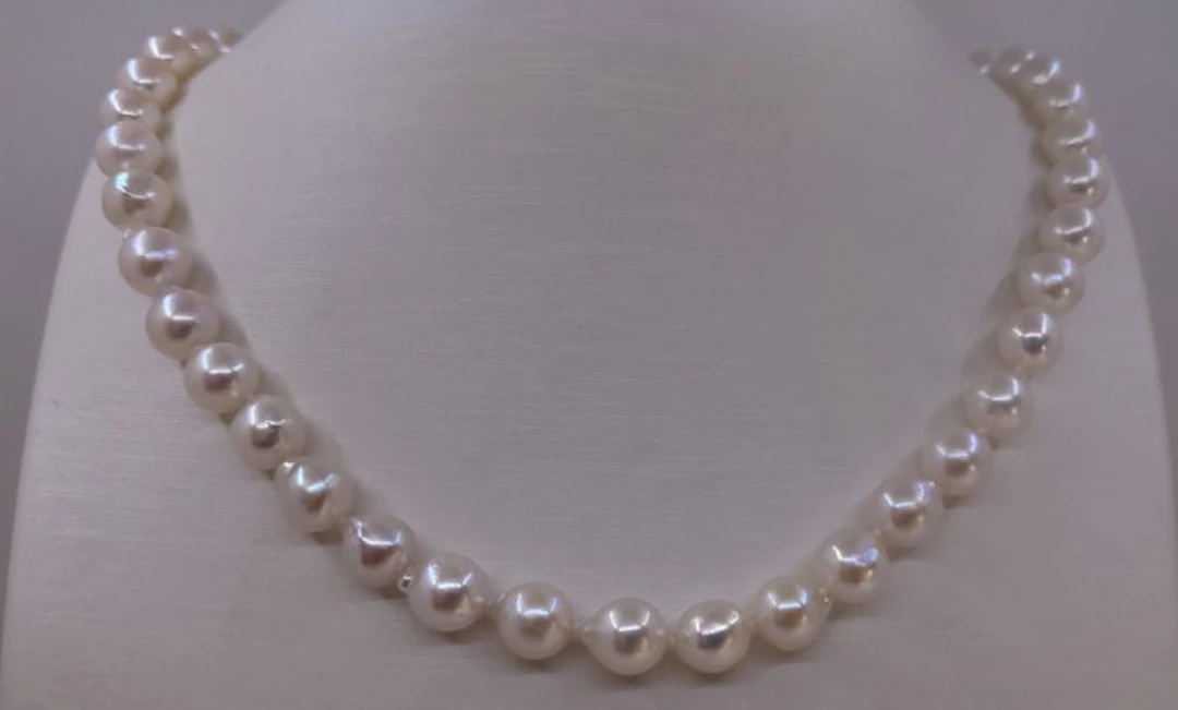 No reserve price - Necklace 8.5x9mm Akoya Pearls