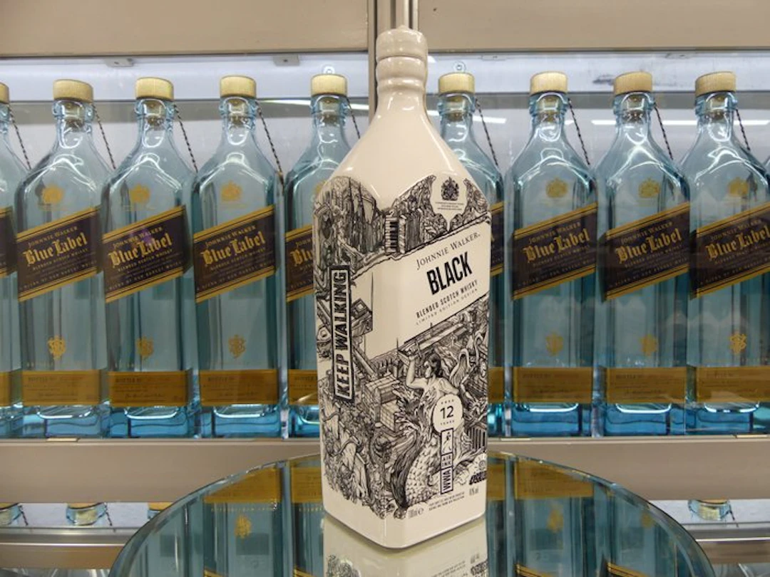 Johnnie Walker Black Label - Warsaw Edition printed with Air Ink - 700ml