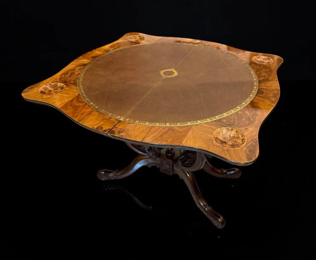 Un Capolavoro Firmato da Lars Kulle - Games table...