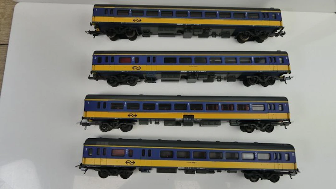Lima H0 - Model train passenger carriage (4) - Intercity...