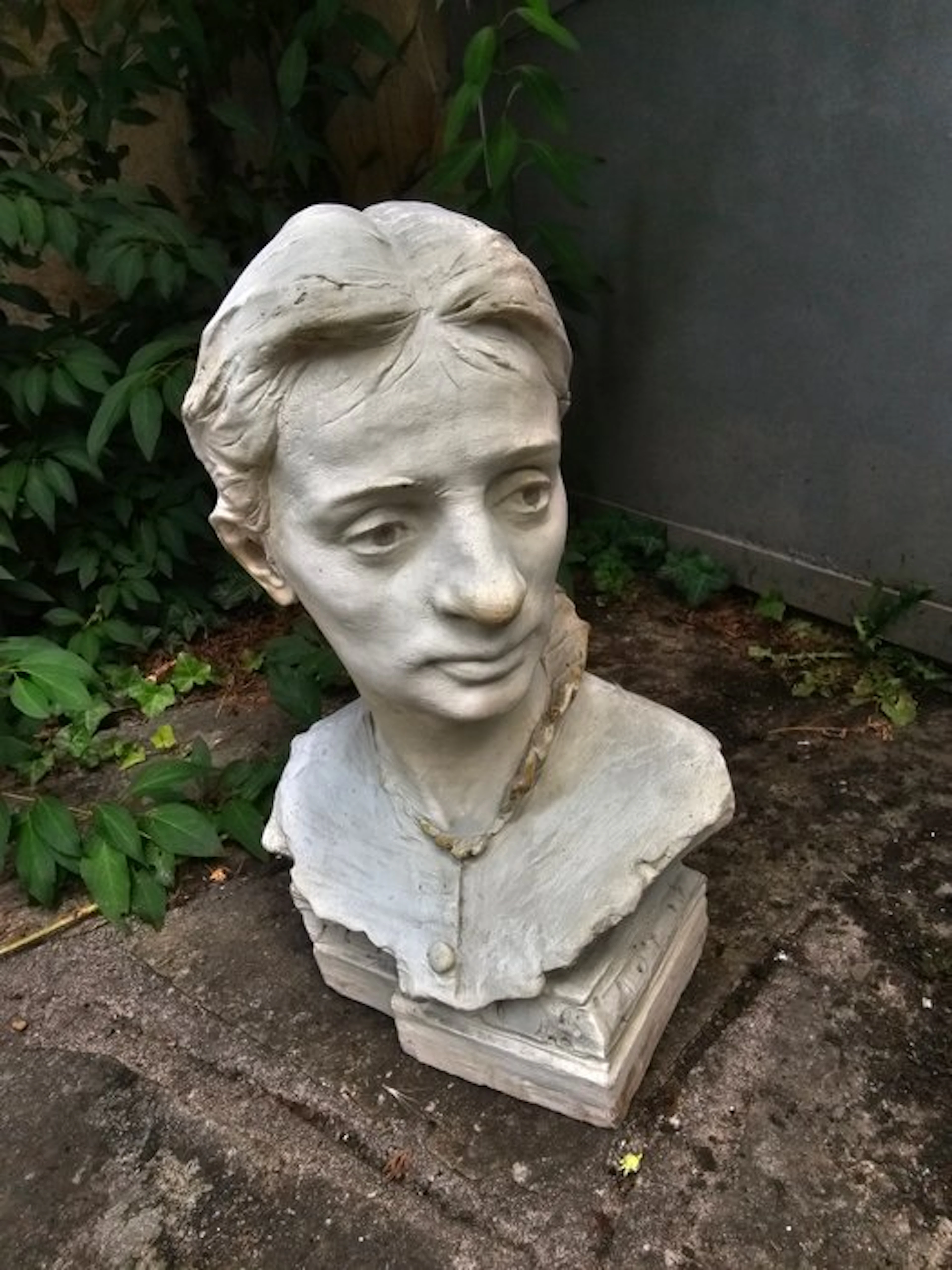 Arthur BERTOLA (1875-1931) - Bust, volto femminile - 42 cm - Plaster