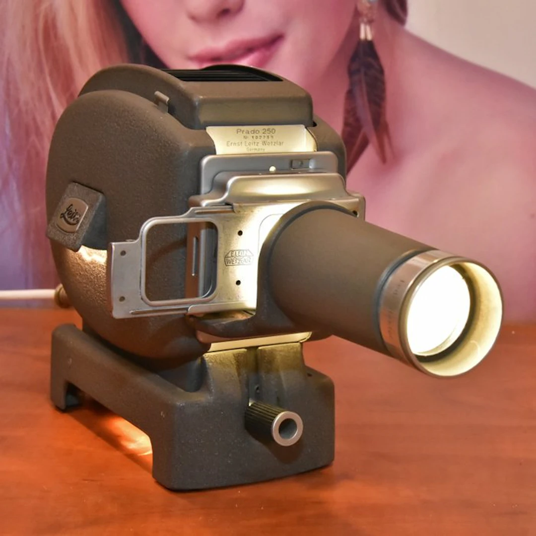 Leitz Prado 250 Slide projector