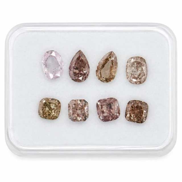 No reserve price - 8 pcs Diamond (Natural coloured)...
