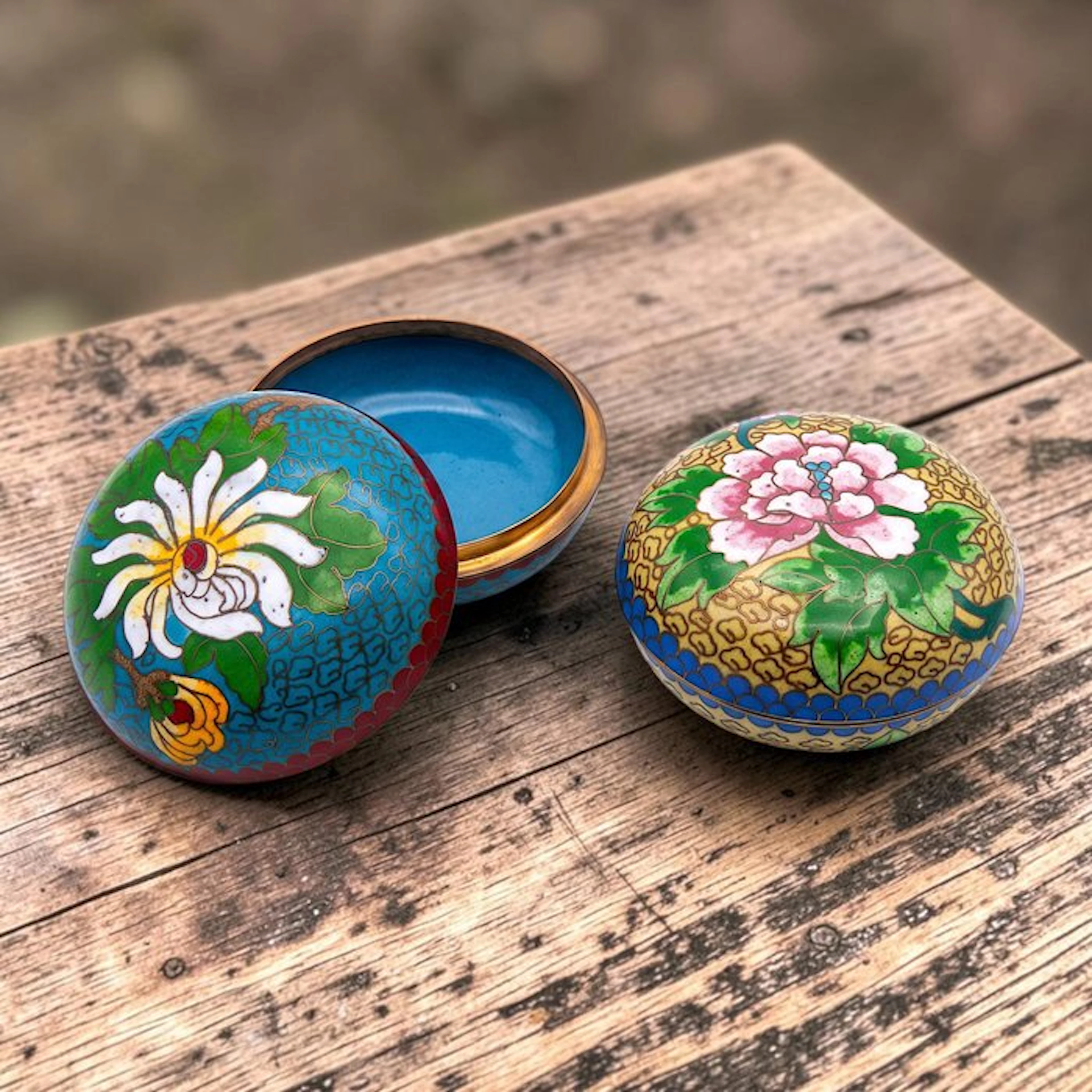 Toilet set (2) - Rara Coppia di Scatole Porta-Cipria in...
