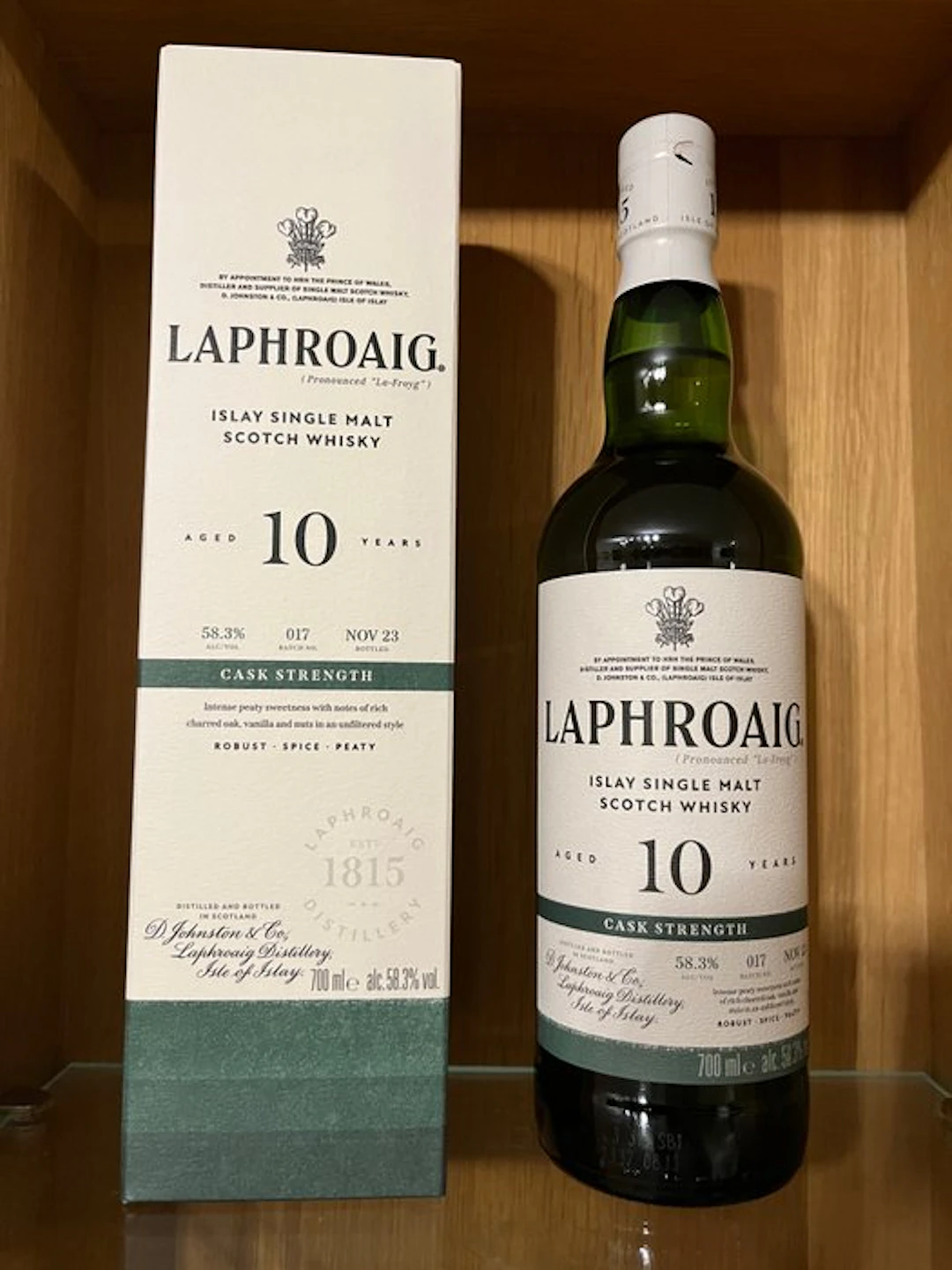 Laphroaig 10 years old Cask Strength Batch 017 - b. 2023 - 700ml