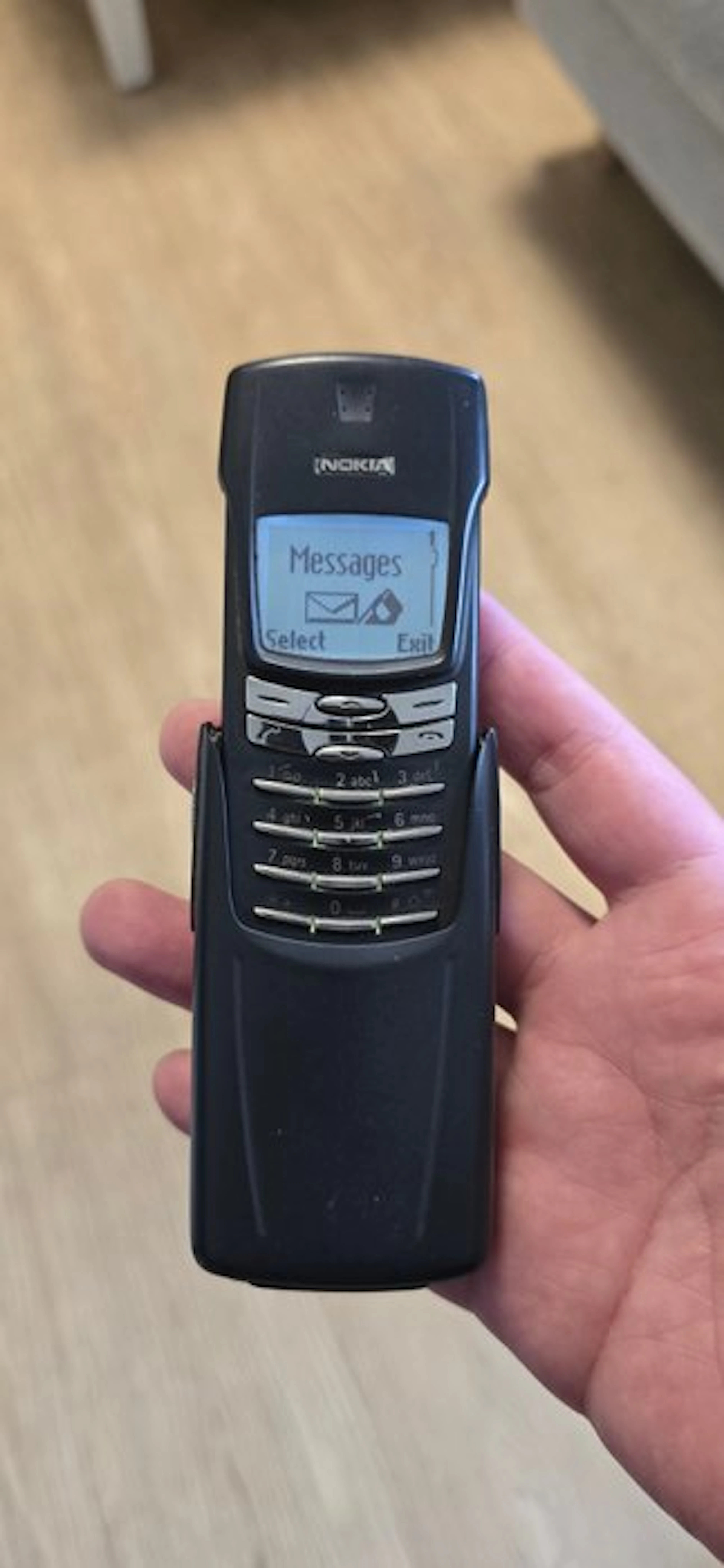 Nokia 8910 - Mobile phone
