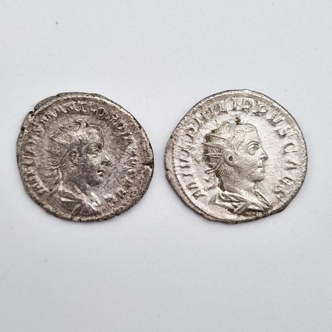 Roman Empire Lot van 2 Zilveren Antoniniani Gordian III...