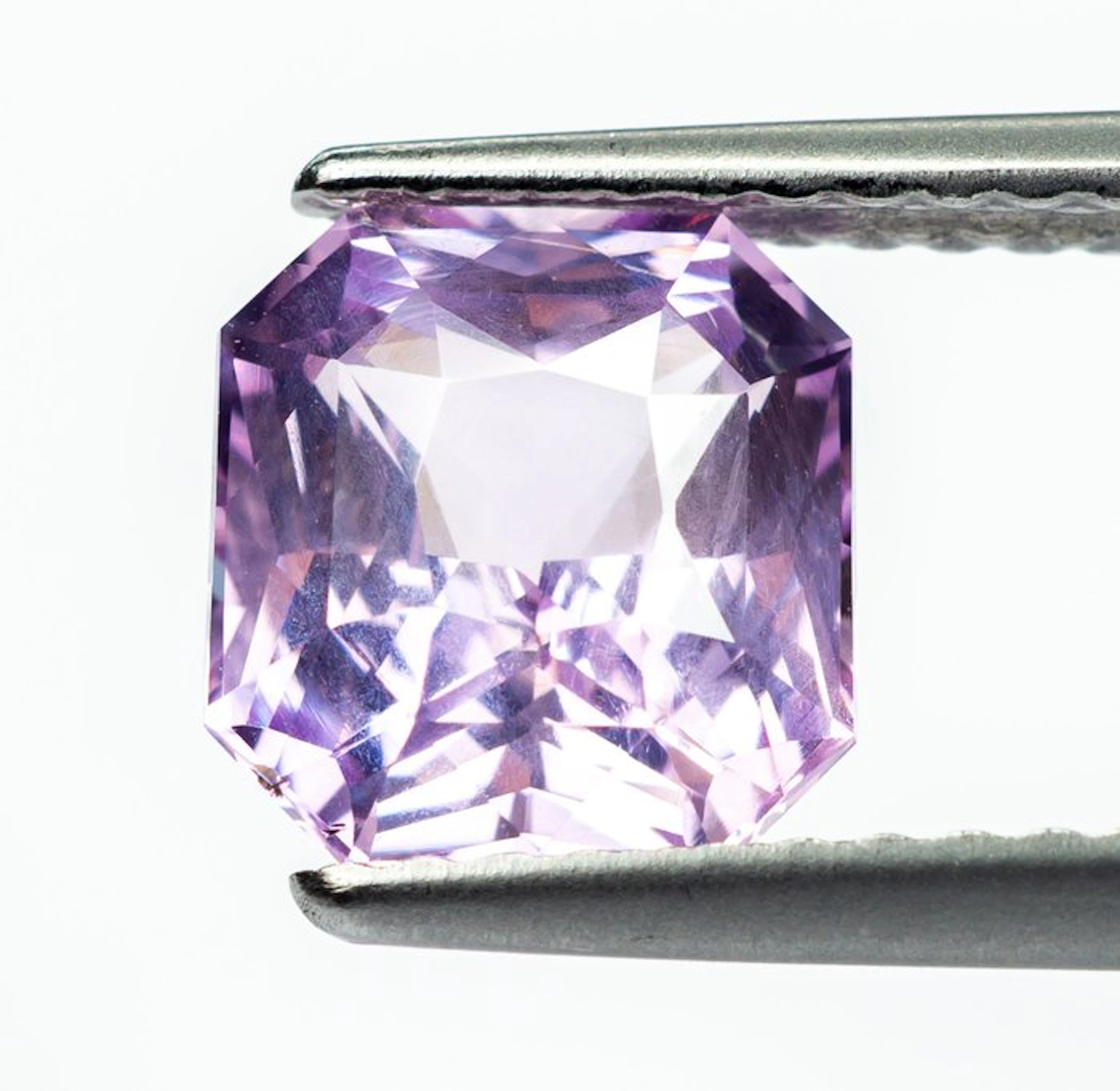 Sapphire - 2.05 ct - Gem Report Antwerp (GRA) - Light Pink (Ceylon)