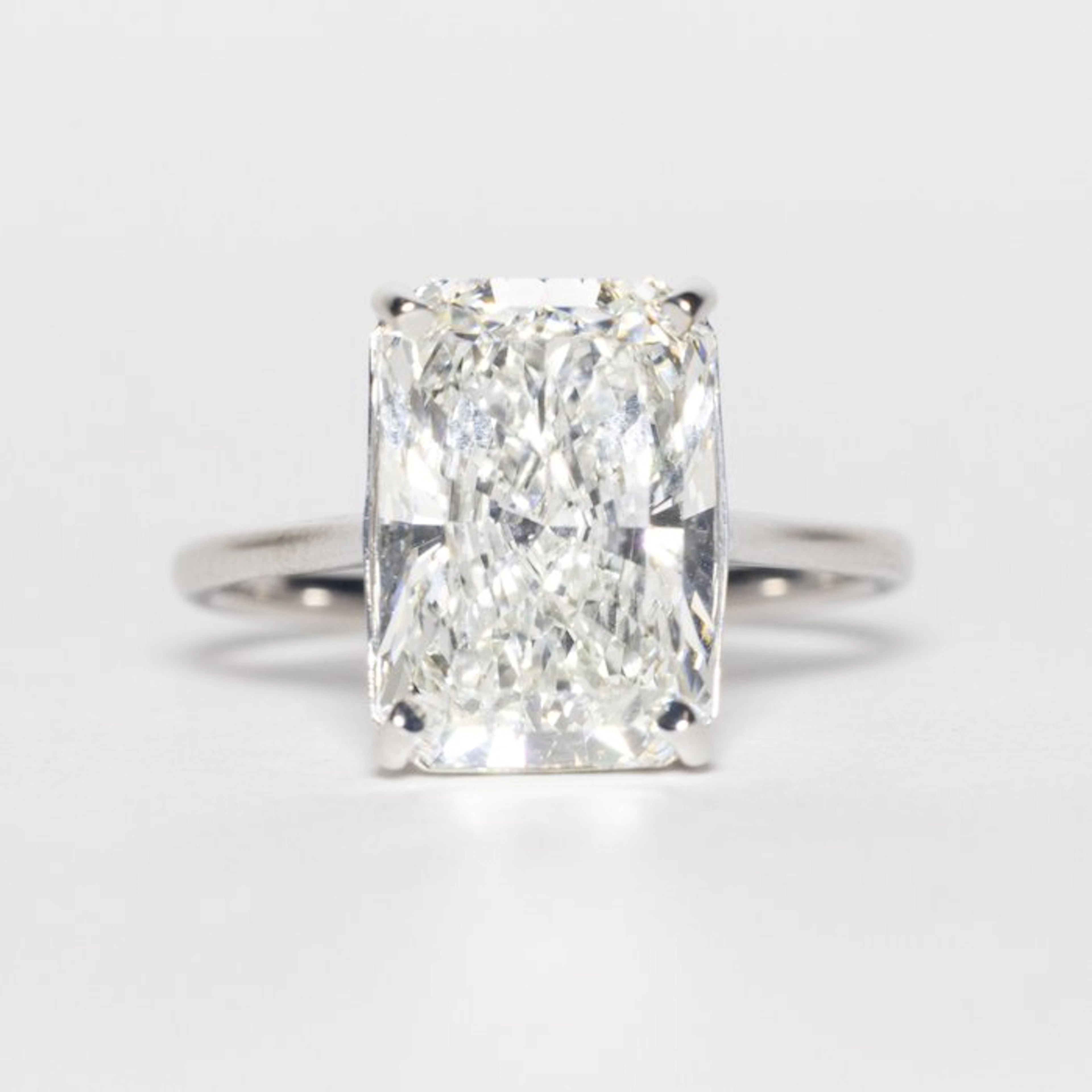 Engagement ring - 18 kt