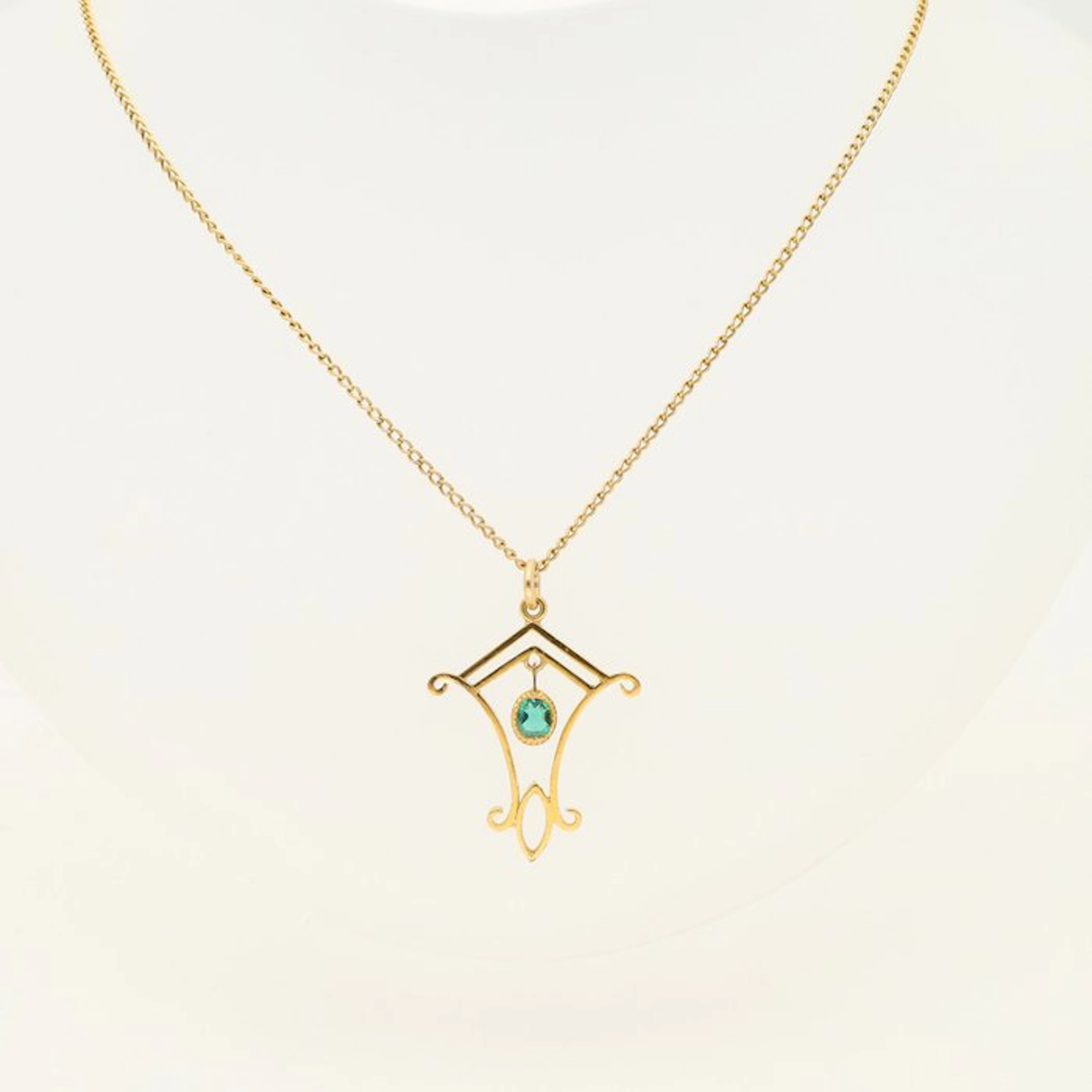 Necklace with pendant - 14 kt. Yellow gold Emerald