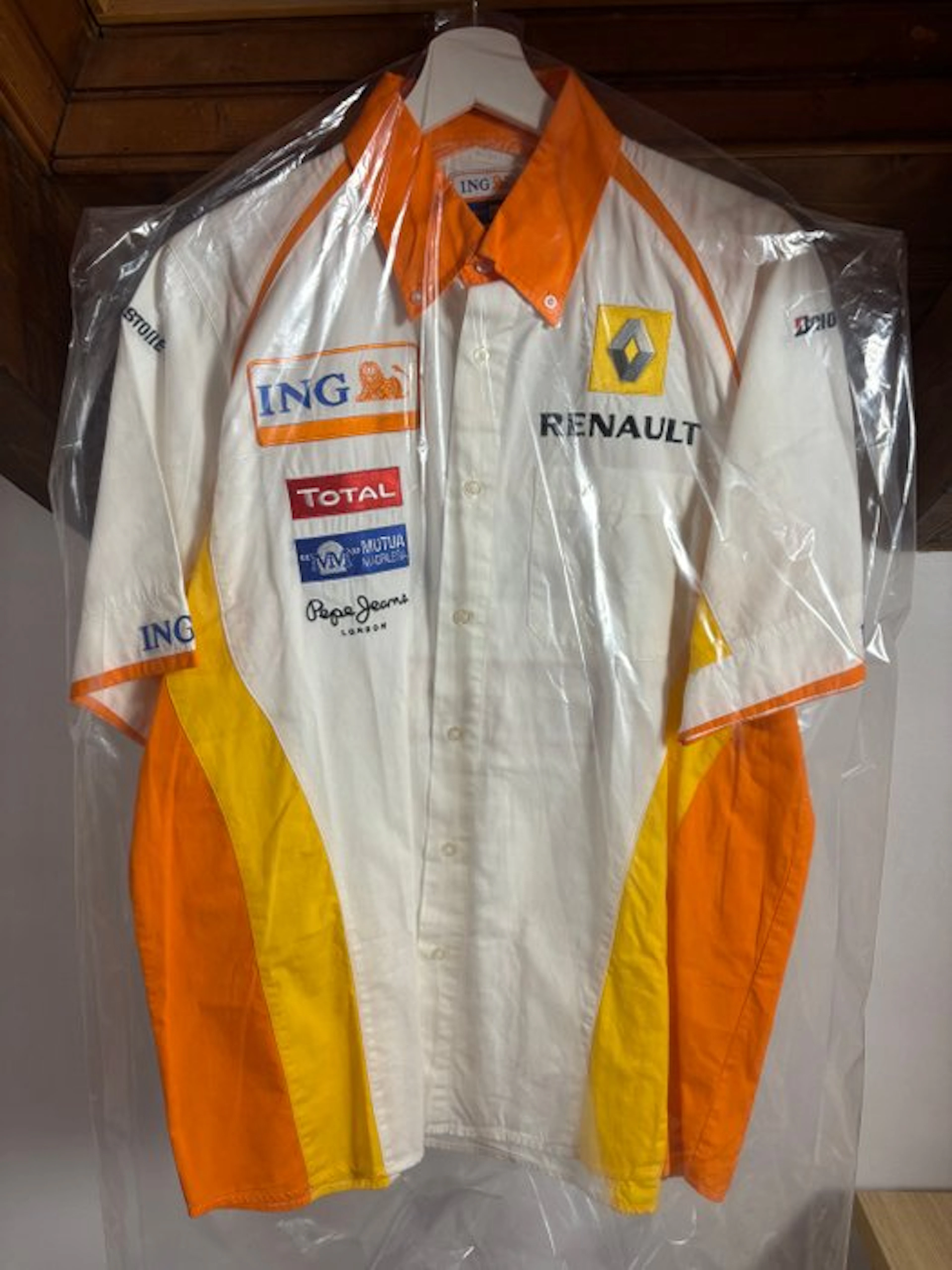 Renault F1 Team - Formula One - Fernando Alonso - 2009 - Team shirt