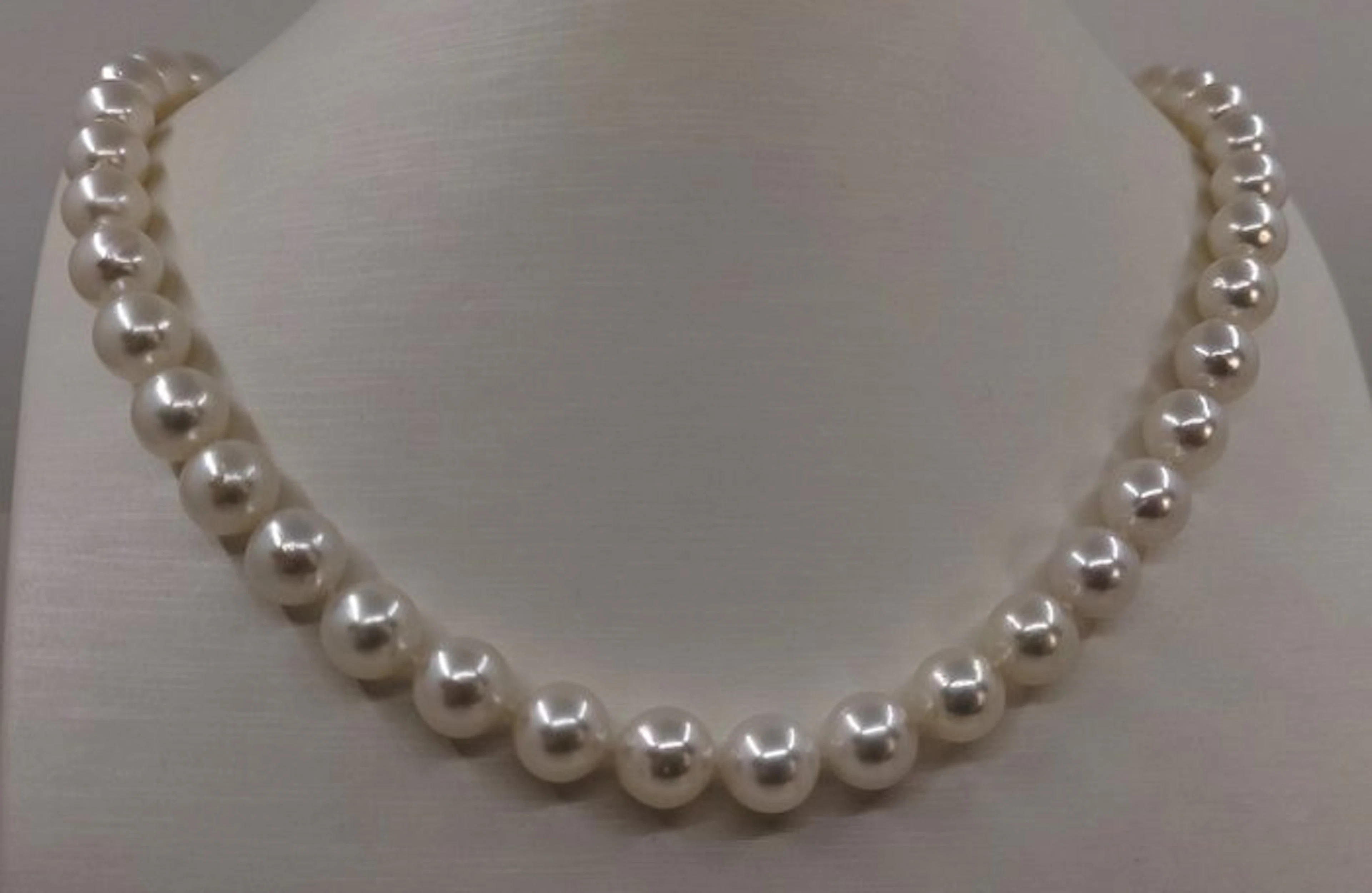 Necklace ALGT Certified Akoya Pearls - 8.8x9.4mm