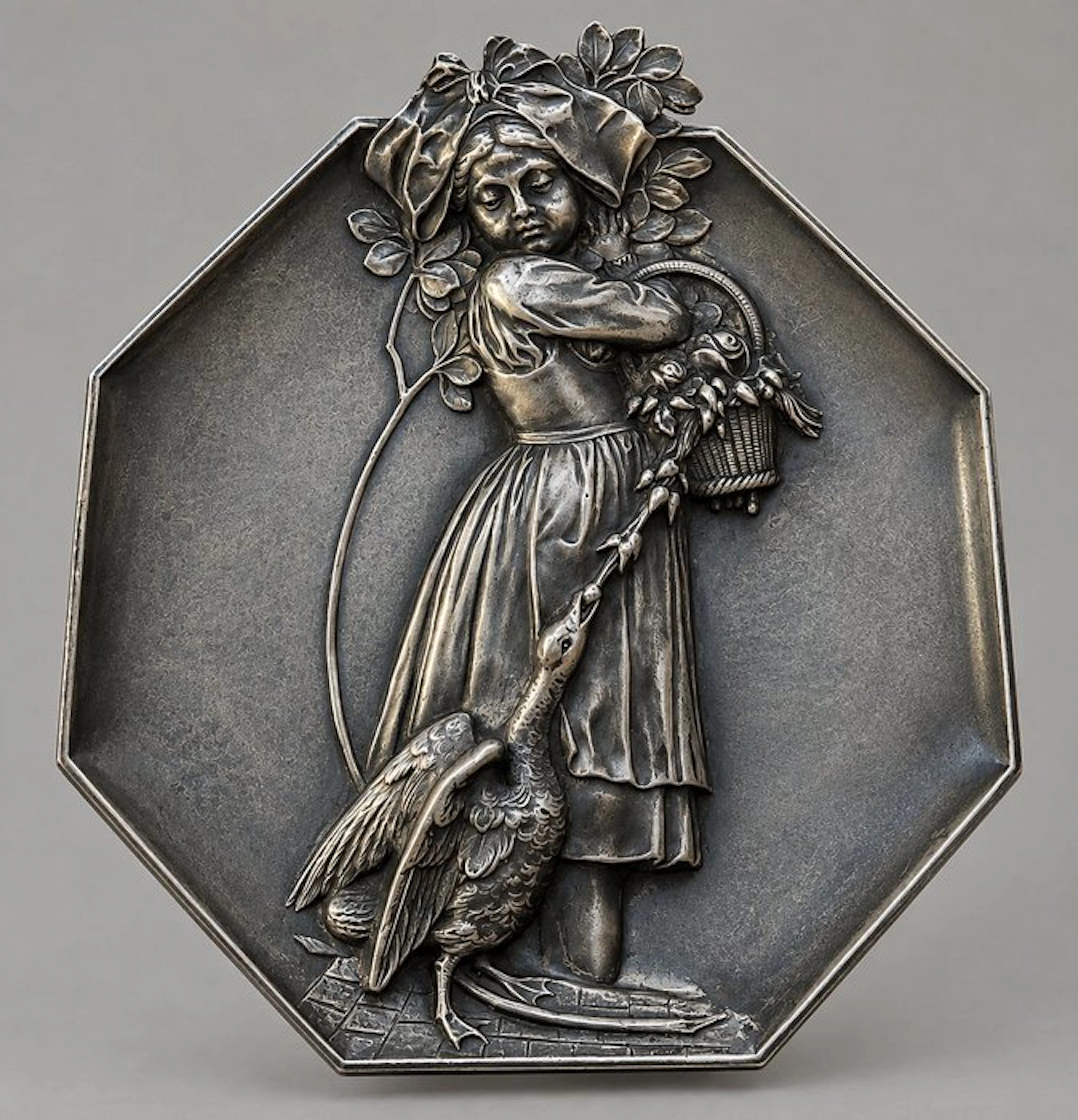 Wall plate - Tin - WMF style, Gänseliesel 353