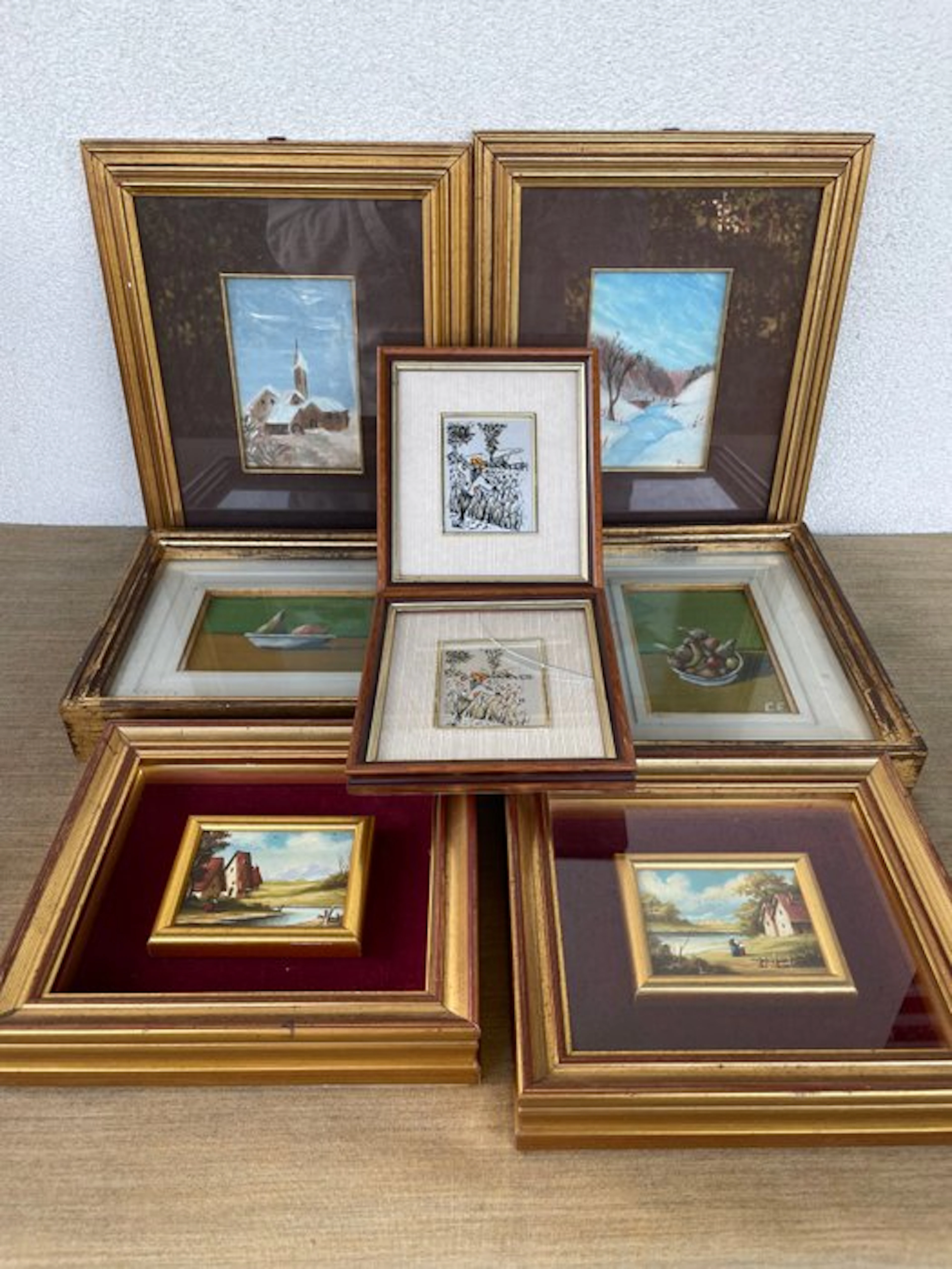 Frame (8) - Wood, Gilded wooden frame; oil painting