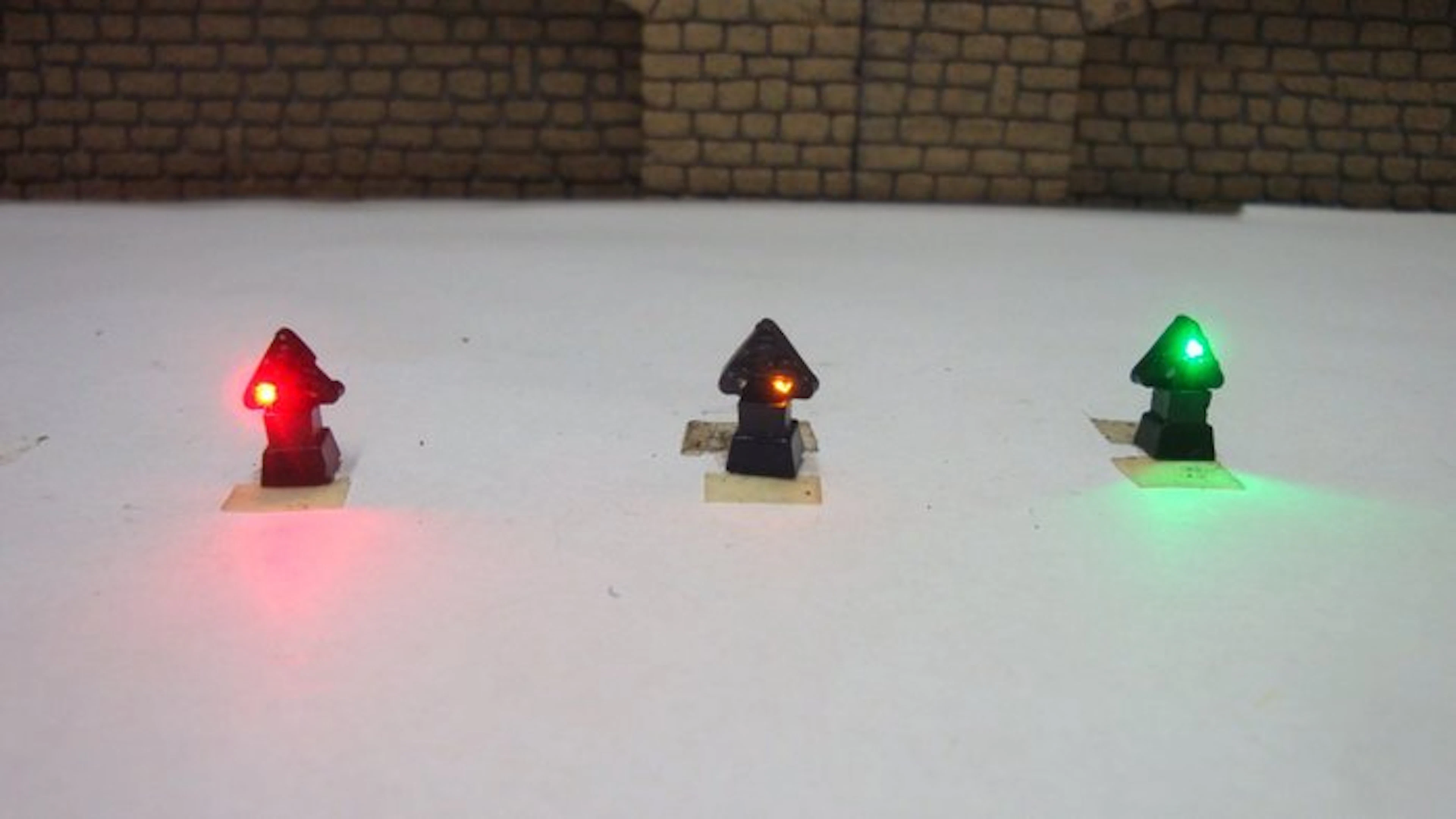 Seinen N - Model train lighting (10) - Dwarf seines green/yellow/red - NS