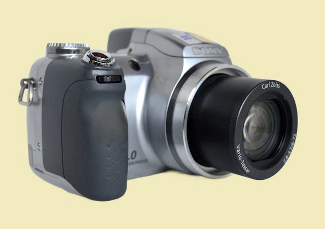 Sony DSC-H2 Digital hybrid camera