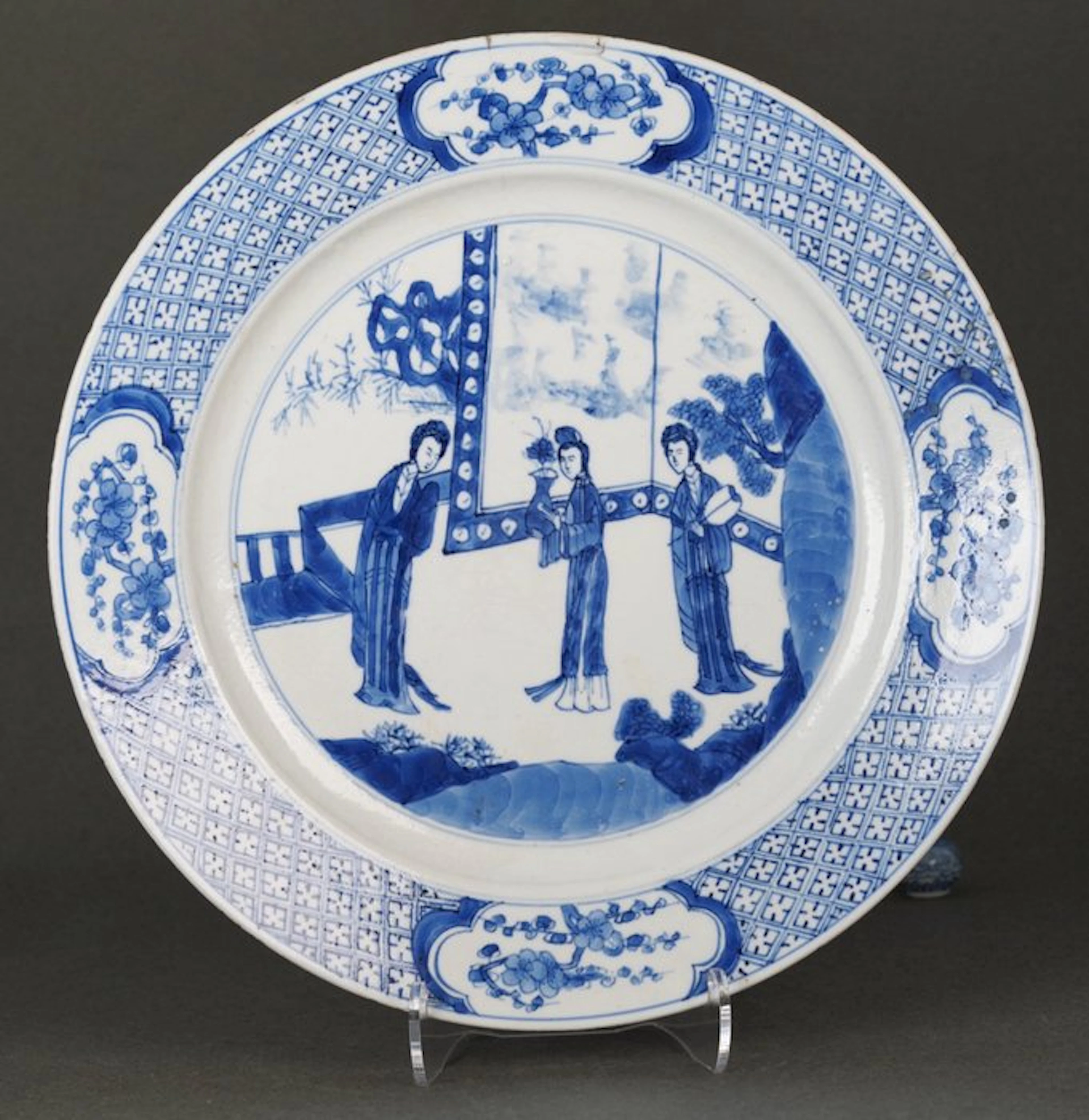 Large Plate - Kangxi (1662-1722) - Plate - Three Ladies...