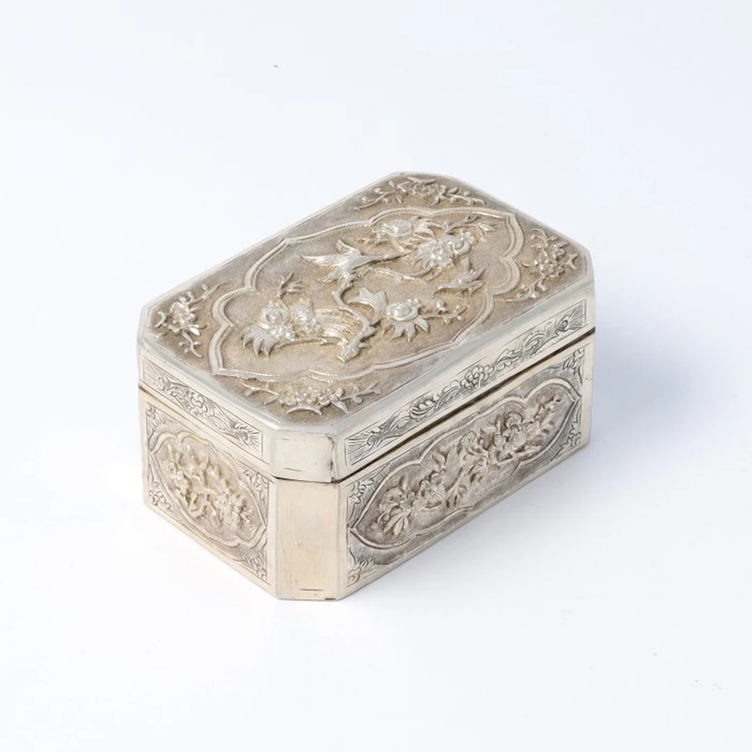China, 1920-1930. - Box - .800 silver