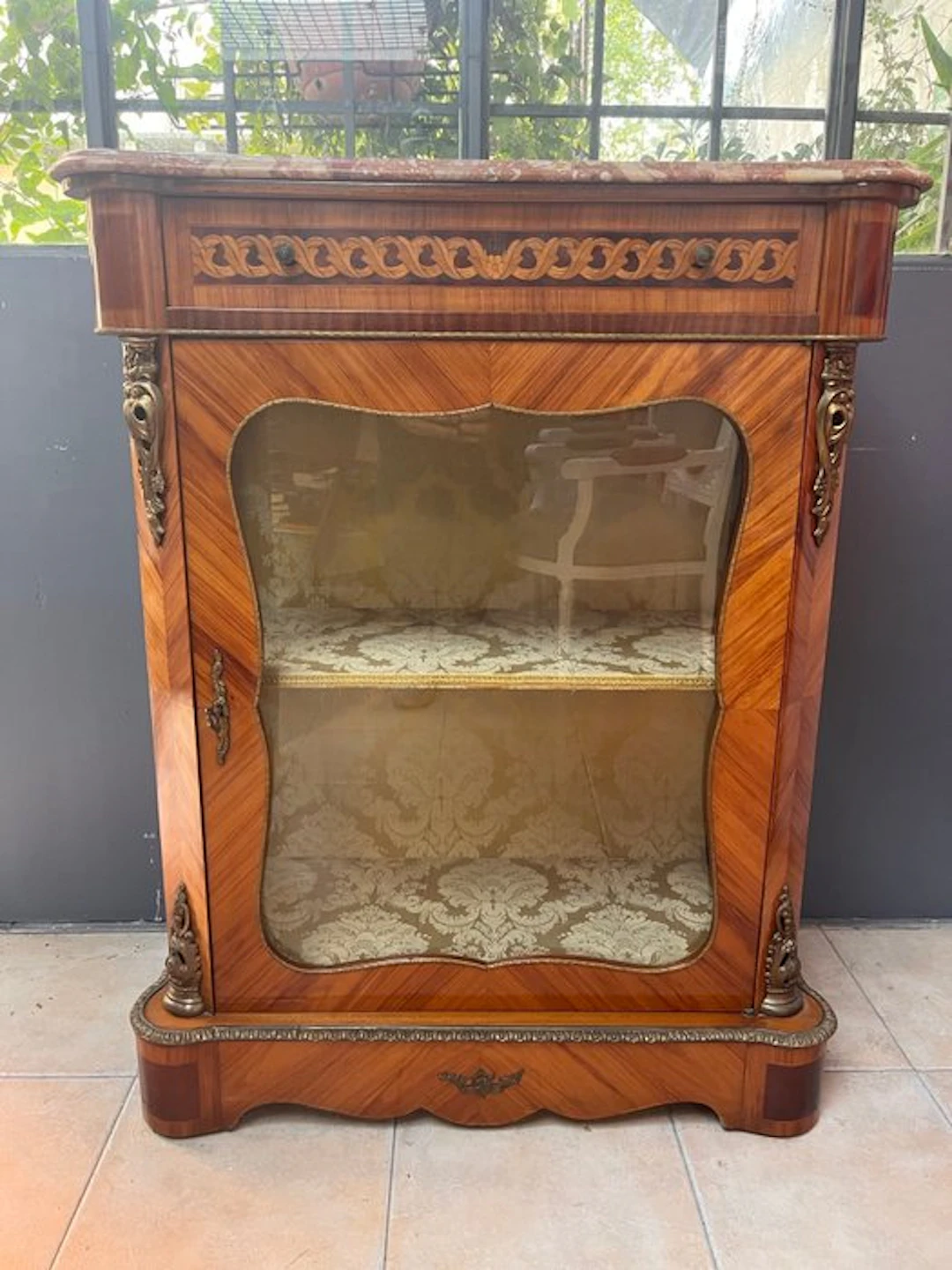 Display case - Wood, Brass, Glass