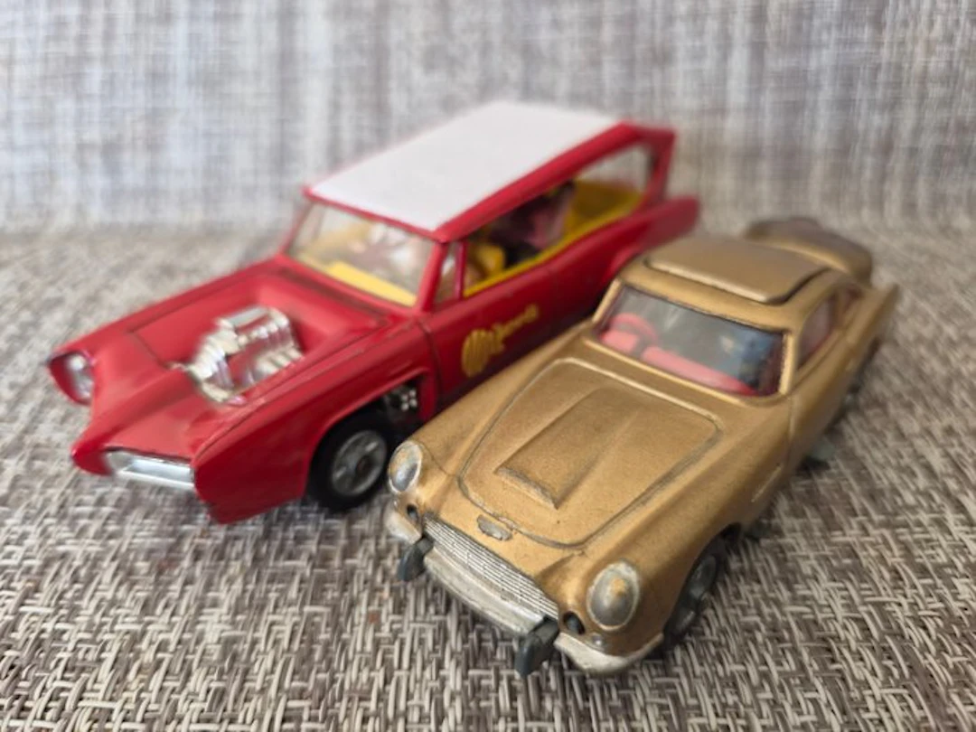 Corgi 1:43 - Model car (2) - Corgi Toys - Two Corgi Toys...