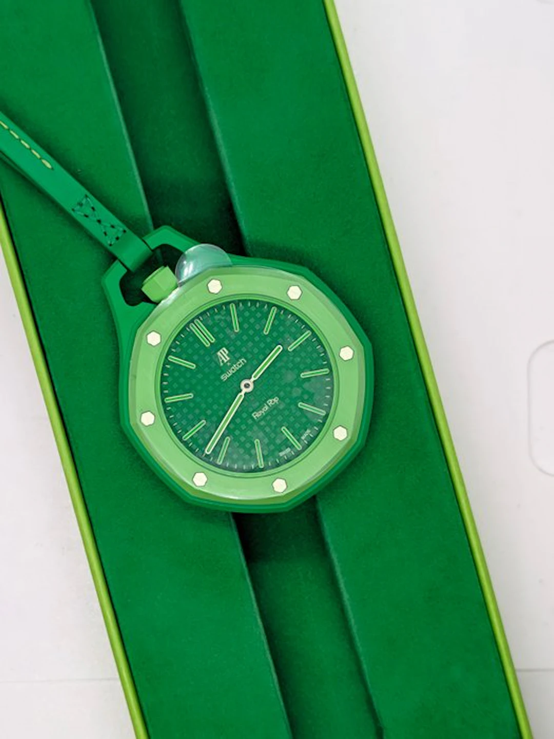 Swatch - Audemars Piguet x Swatch GREEN EIGHT - No...
