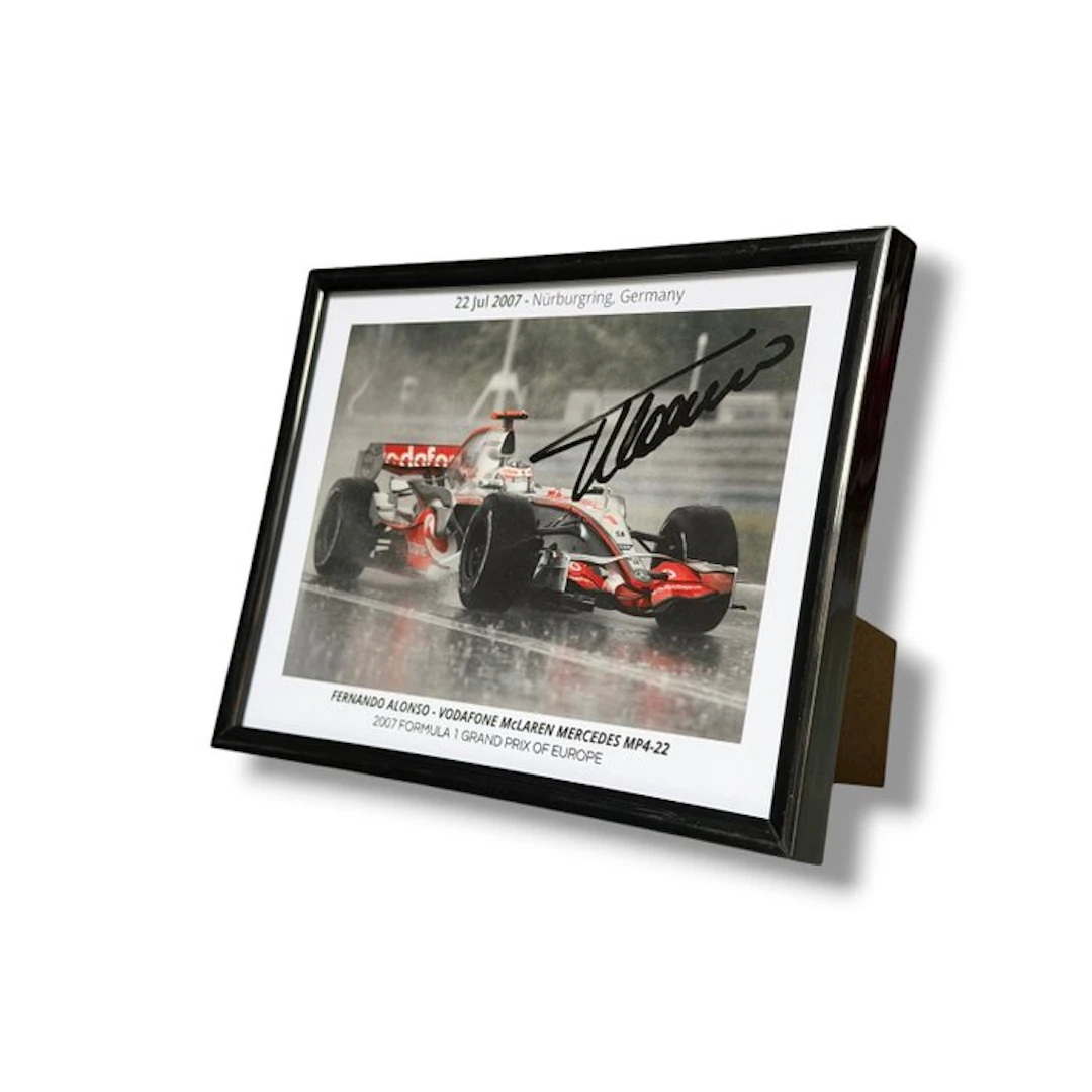 Vodafone McLaren Mercedes MP4-22 - Formula 1 Grand Prix...
