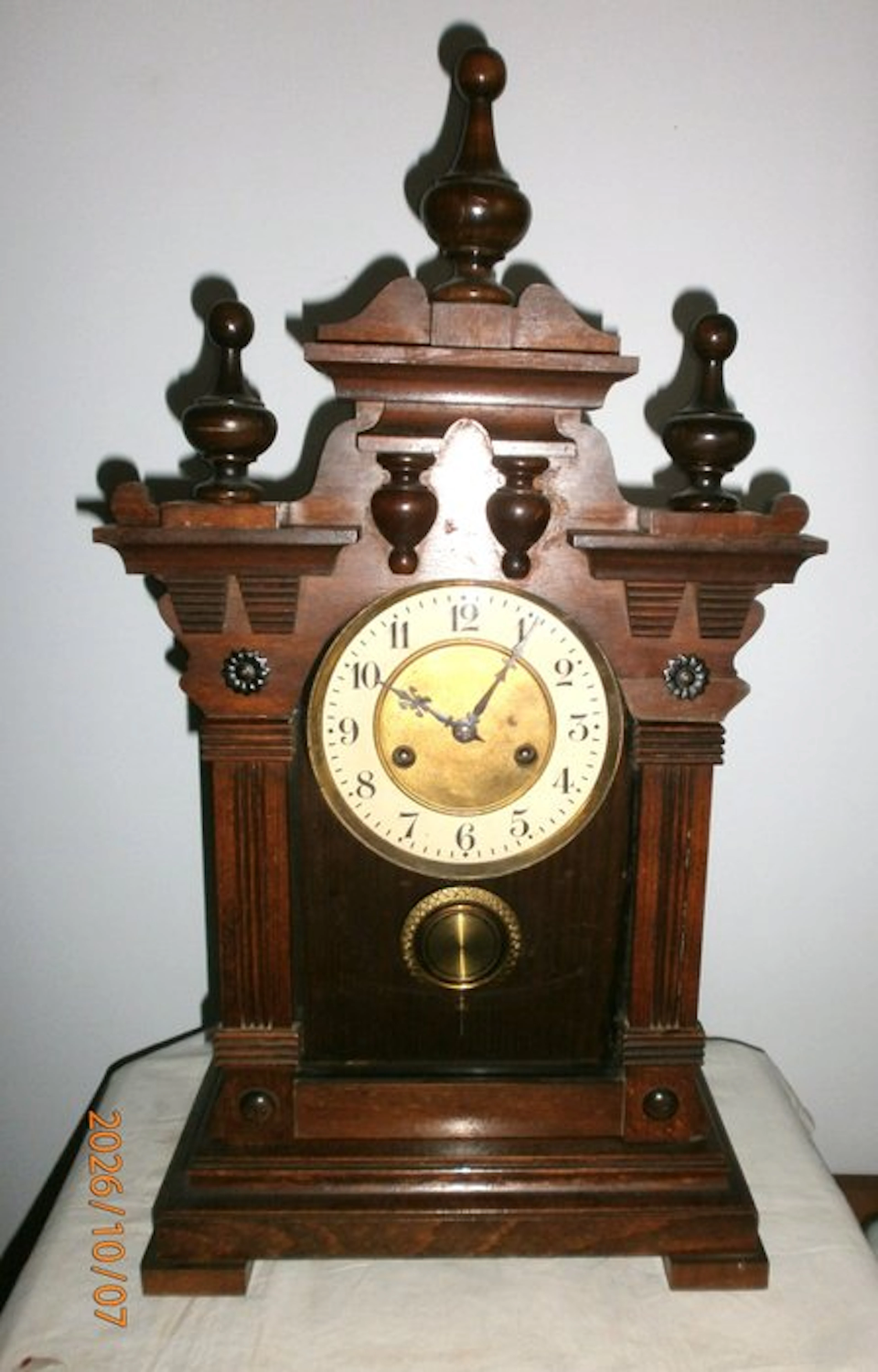 Mantel clock - Wood - 1880-1920