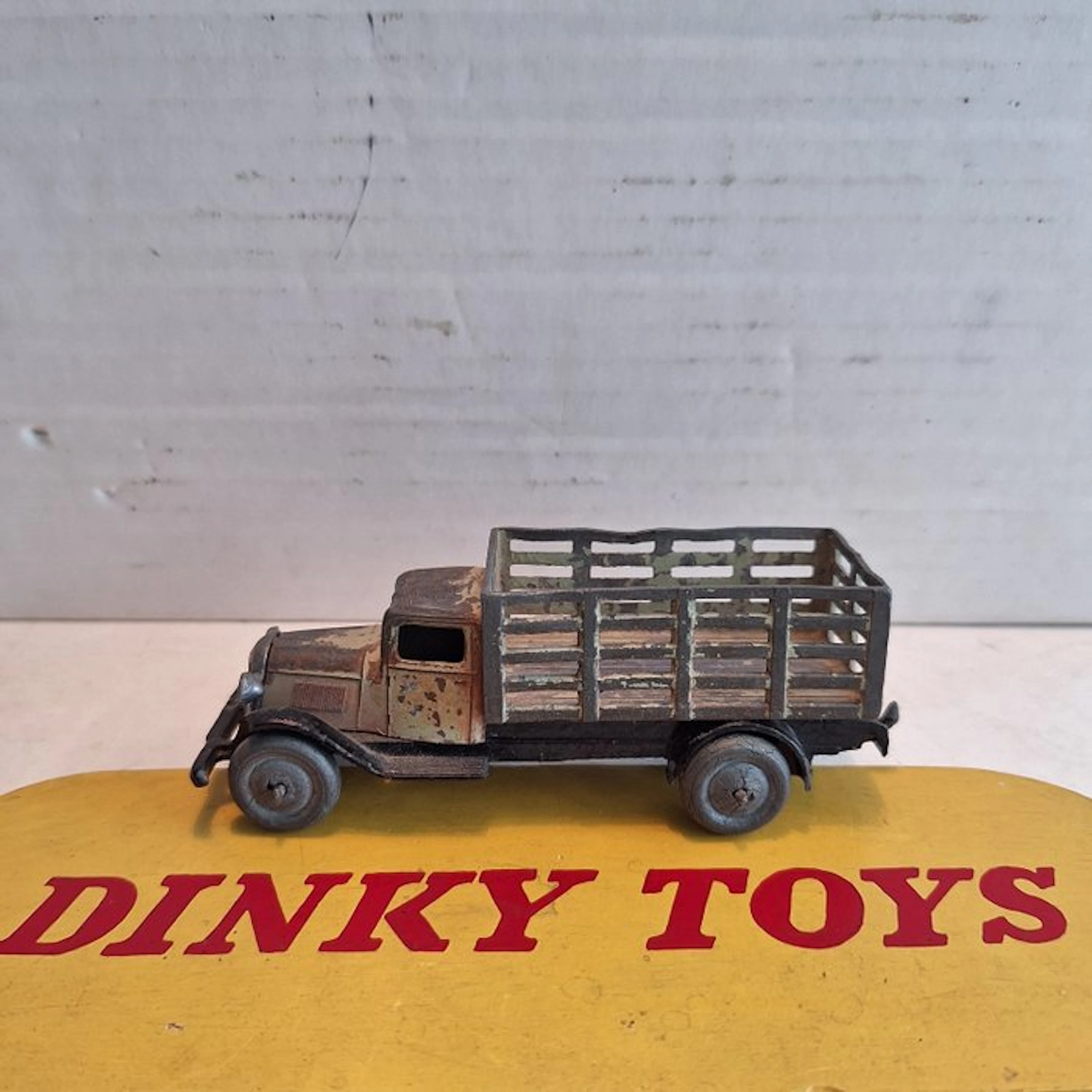 Dinky Toys 1:43 - Model car - Dinky Toys Made in France - 25 Series
