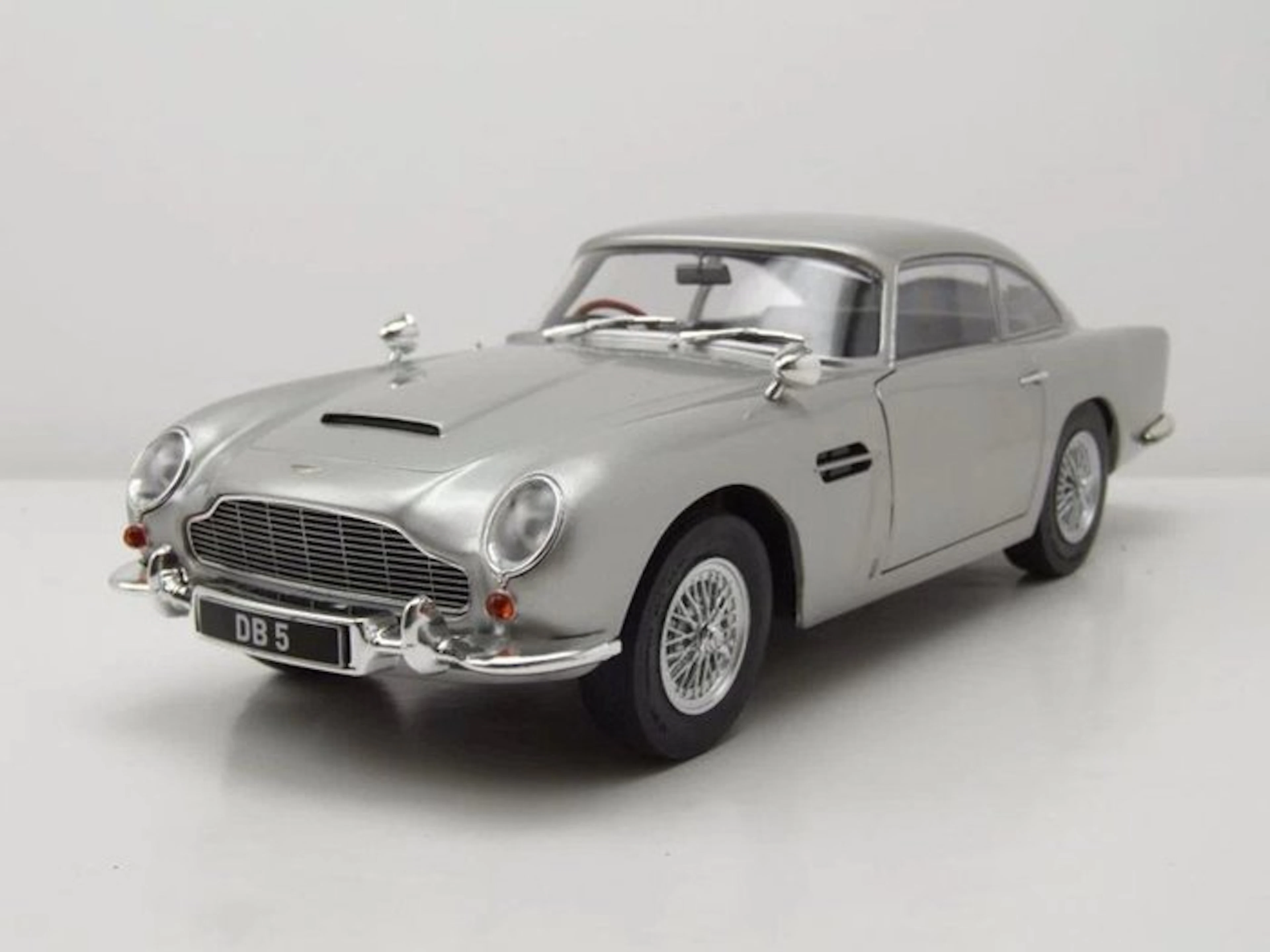 Solido 1:18 - Model car - Aston Martin DB5
