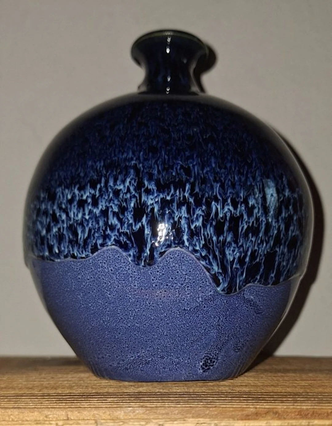 A.Kiessling - Single-flower vase - Chunky lava texture