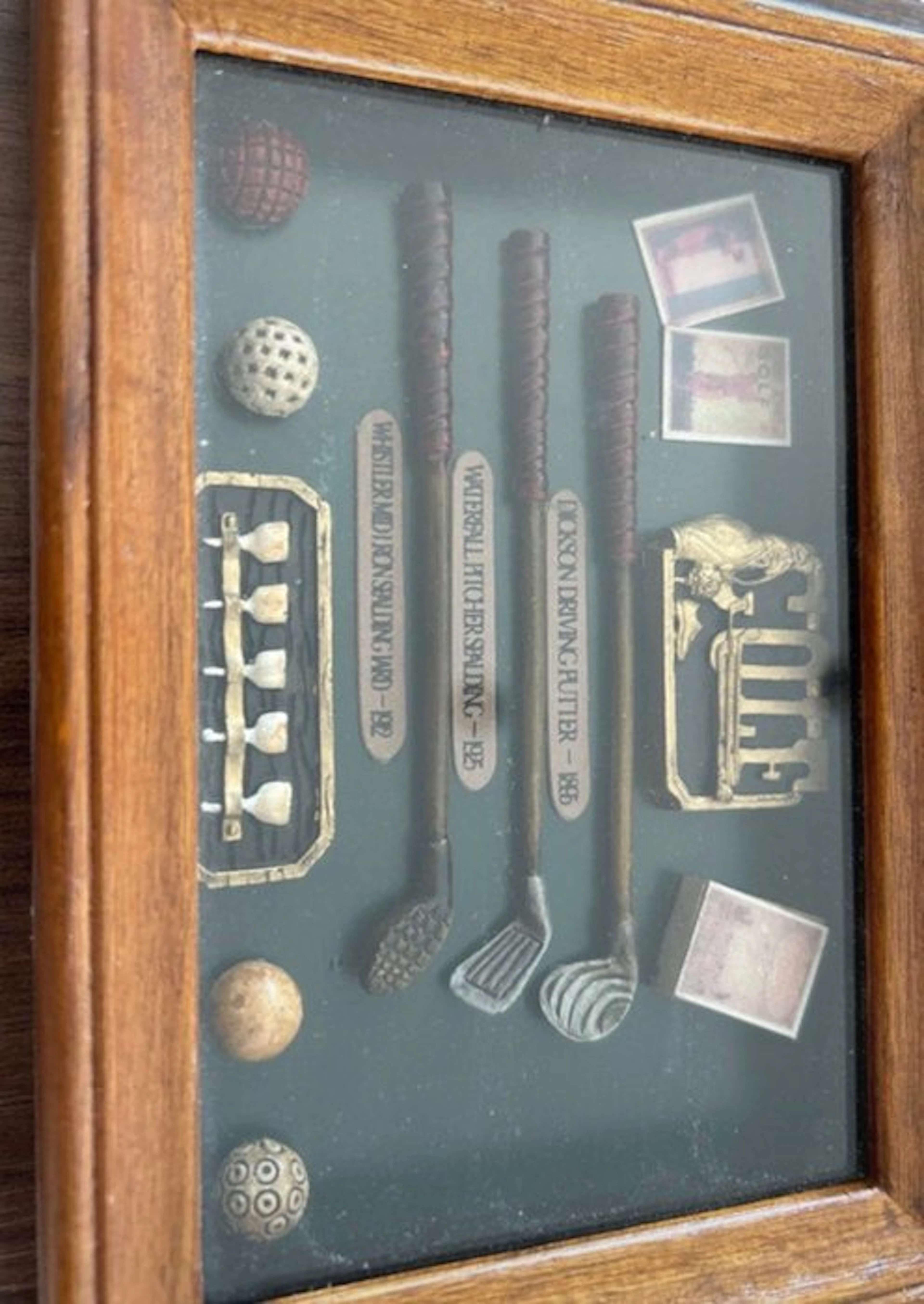 golf, Historic golf set displayed in a period case
