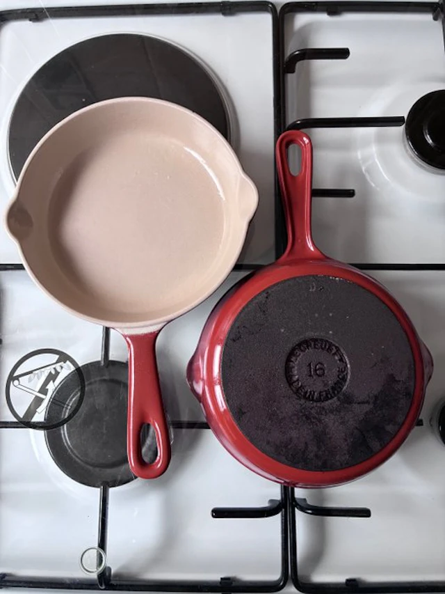 Le Creuset - Pan (2) - font, enameled