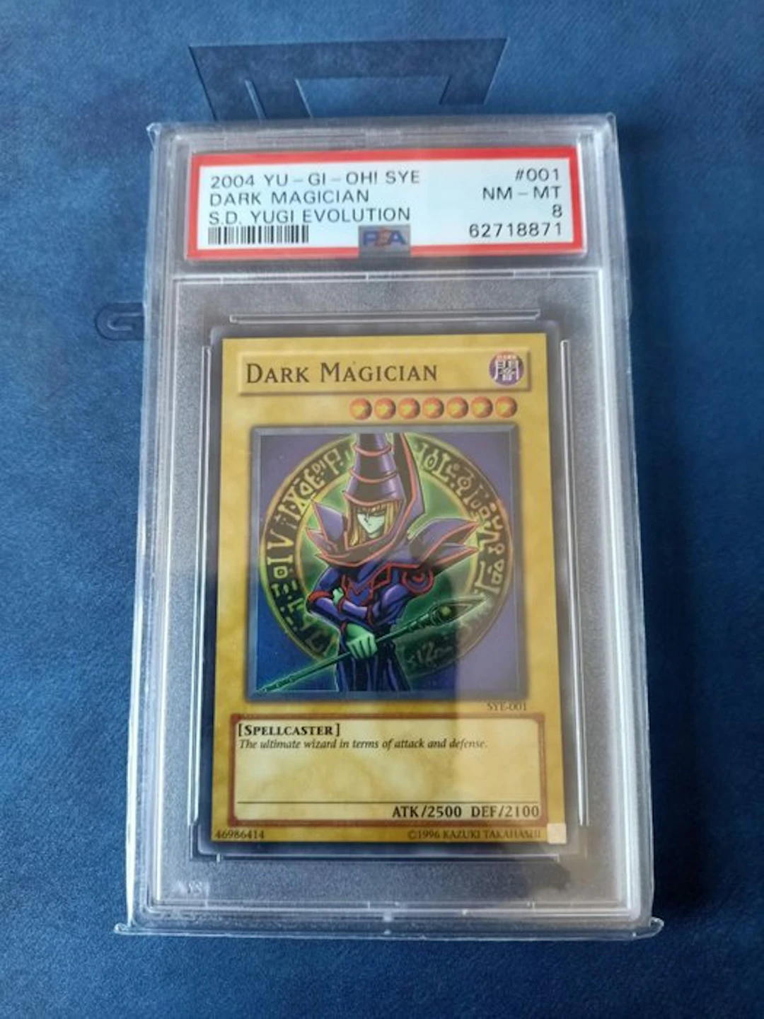 Konami - 1 Graded card - Yu-Gi-Oh! - Dark Magician SYE-001 Foil - PSA 8