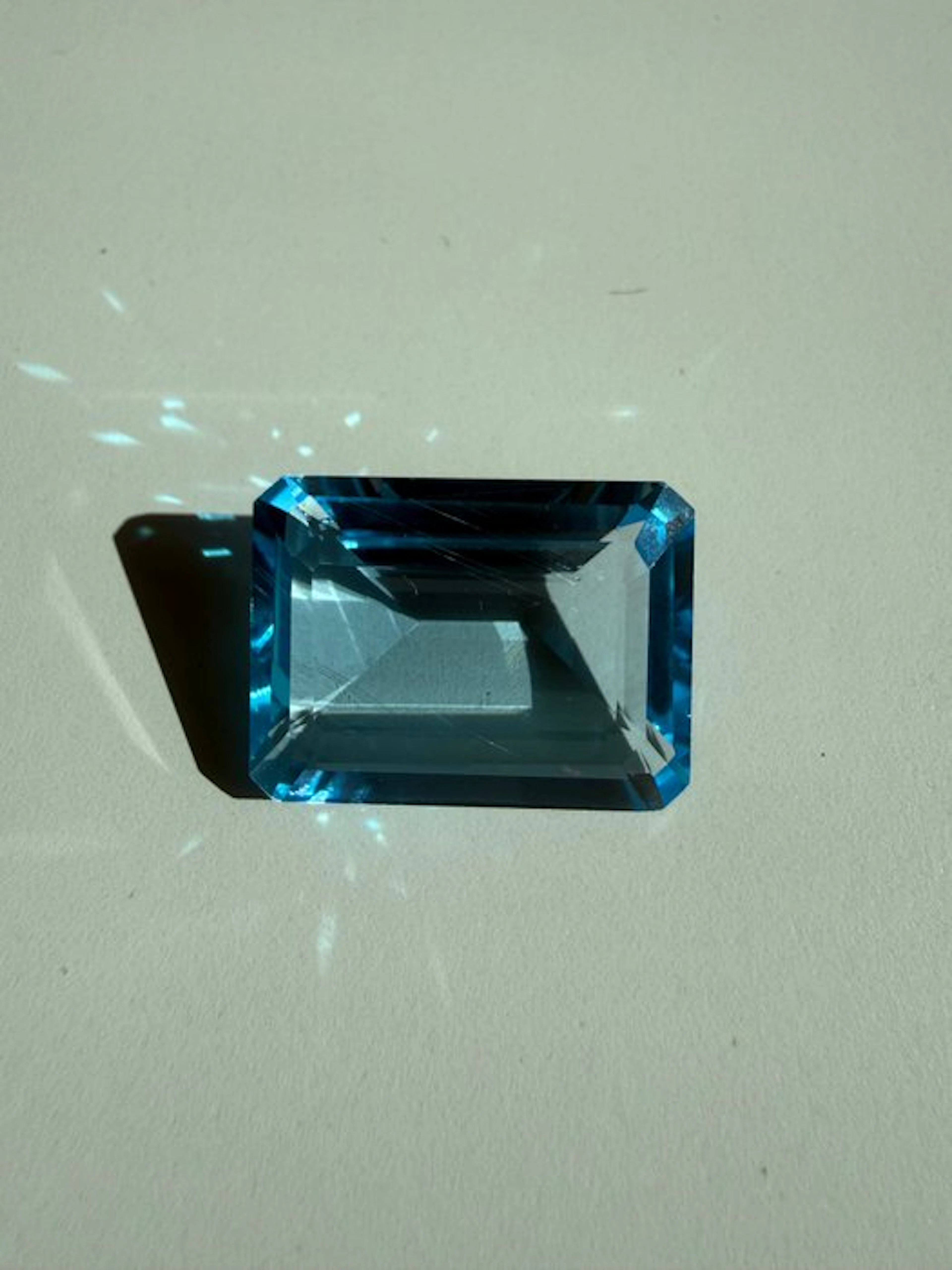 1 pcs Blue Topaz - 47.15 ct - International Gemological Institute (IGI)