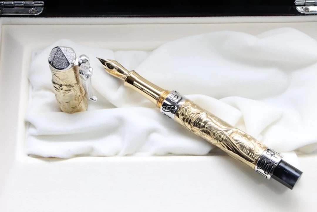 altro - Urso Fountain pen Egypt collection in sterling...