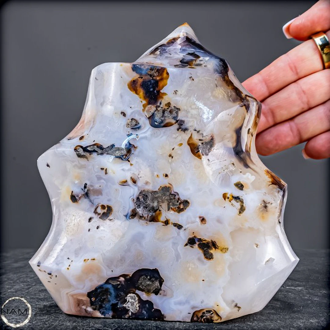 Natural orca agate flame from Madagascar – Fascinating one-of-a-kind- 2043.67 g