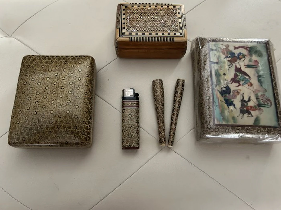 Three Khattam boxes and a lighter case and two cigarette pipes - Wood (Oyster)