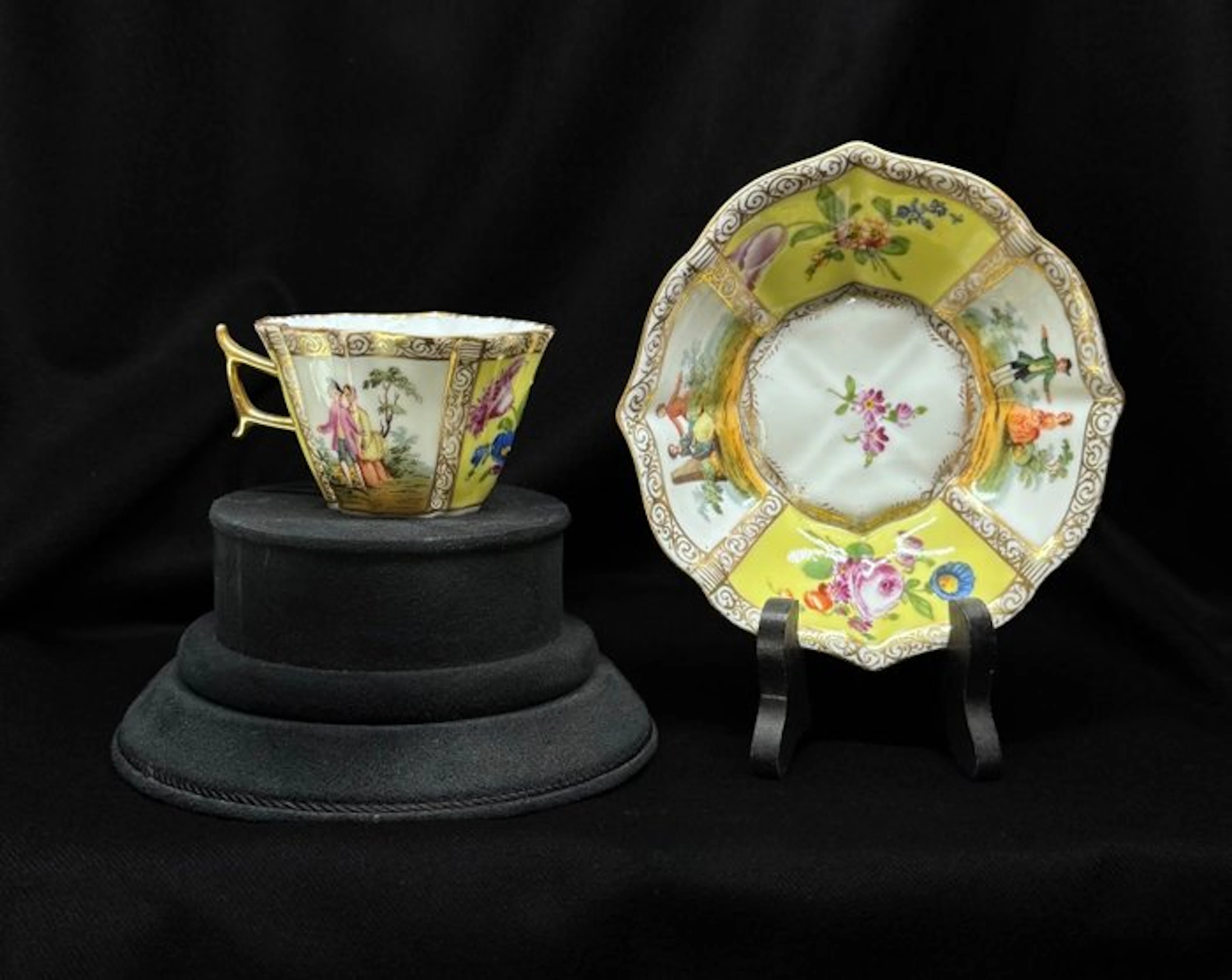 Helena Wolfsohn - Cup and saucer - Porcelain