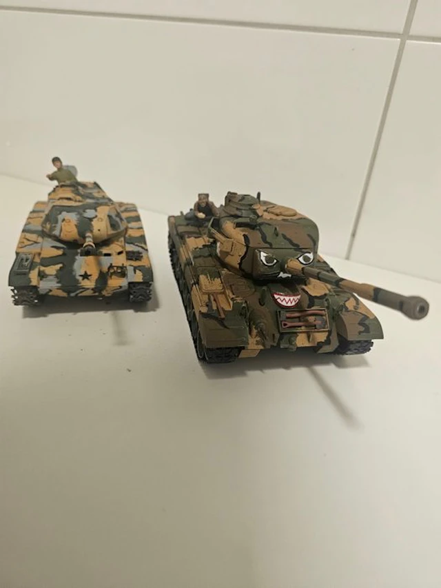 Revell u.a. - Model military vehicle (4) - 2 US Kampfpanzer u.a.